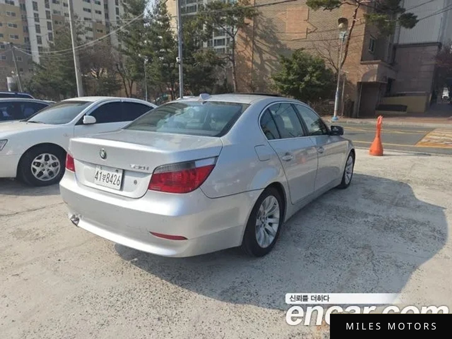 BMW 5 Series (E60) 2004 — миниатюра 4