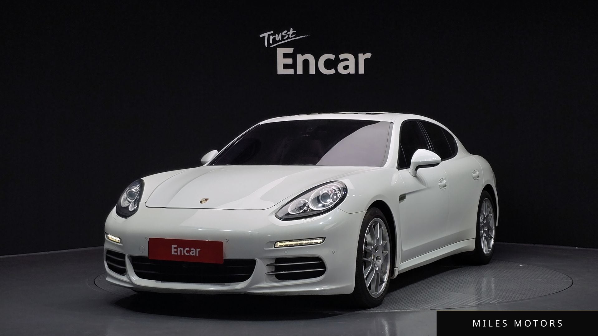 Porsche Panamera 2015 — фото 1 из 12