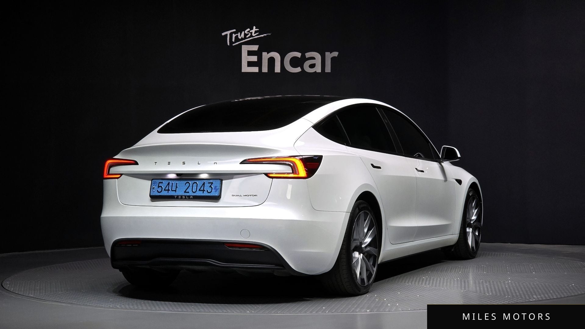 Tesla Model 3 2024 — миниатюра 2