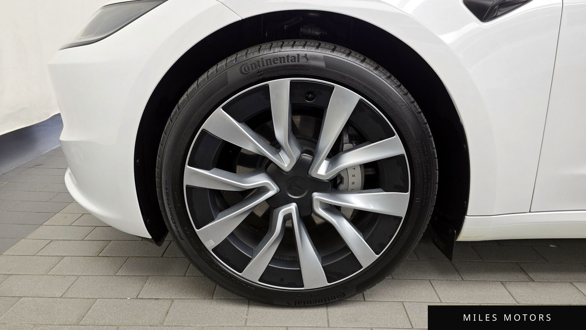 Tesla Model 3 2024 — миниатюра 5