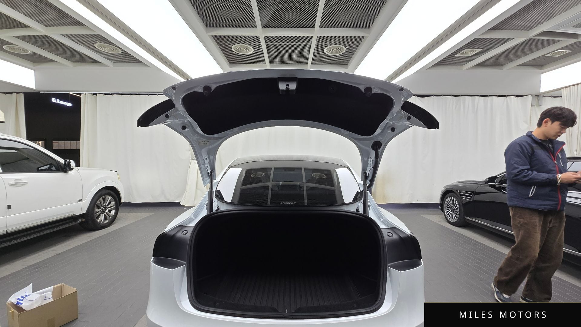 Tesla Model 3 2024 — миниатюра 20