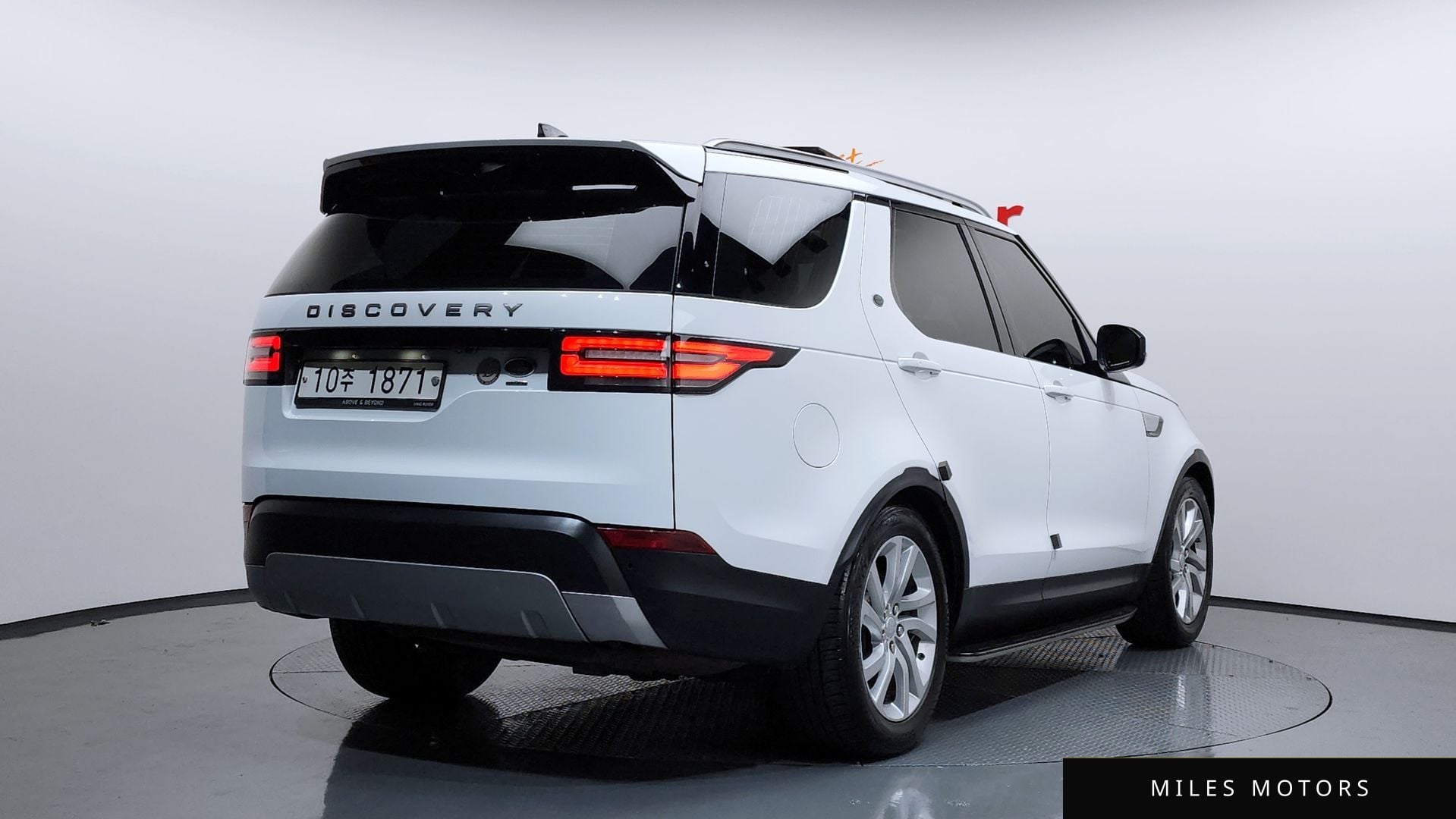 Land Rover Discovery 2017 — миниатюра 2
