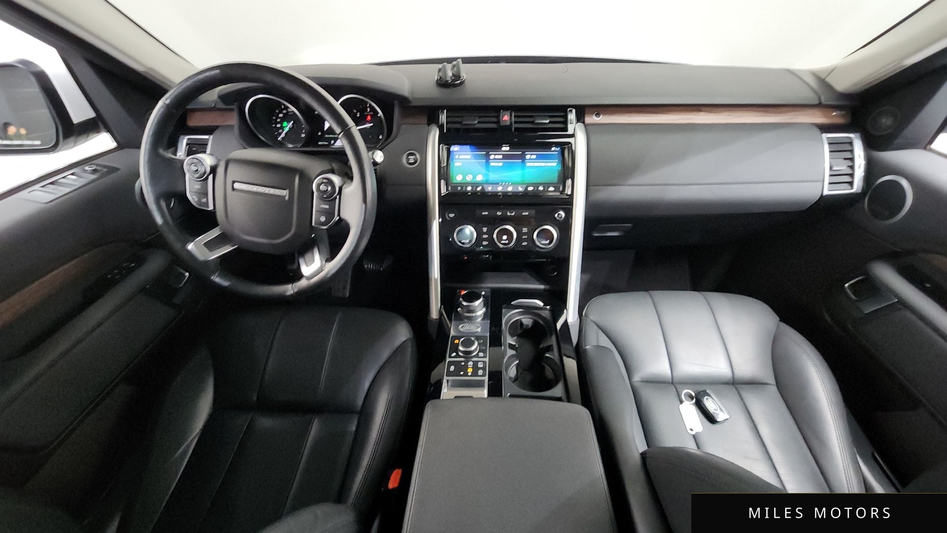 Land Rover Discovery 2017 — миниатюра 7