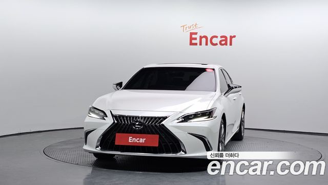 Лексус ES300h 2025 — миниатюра 3