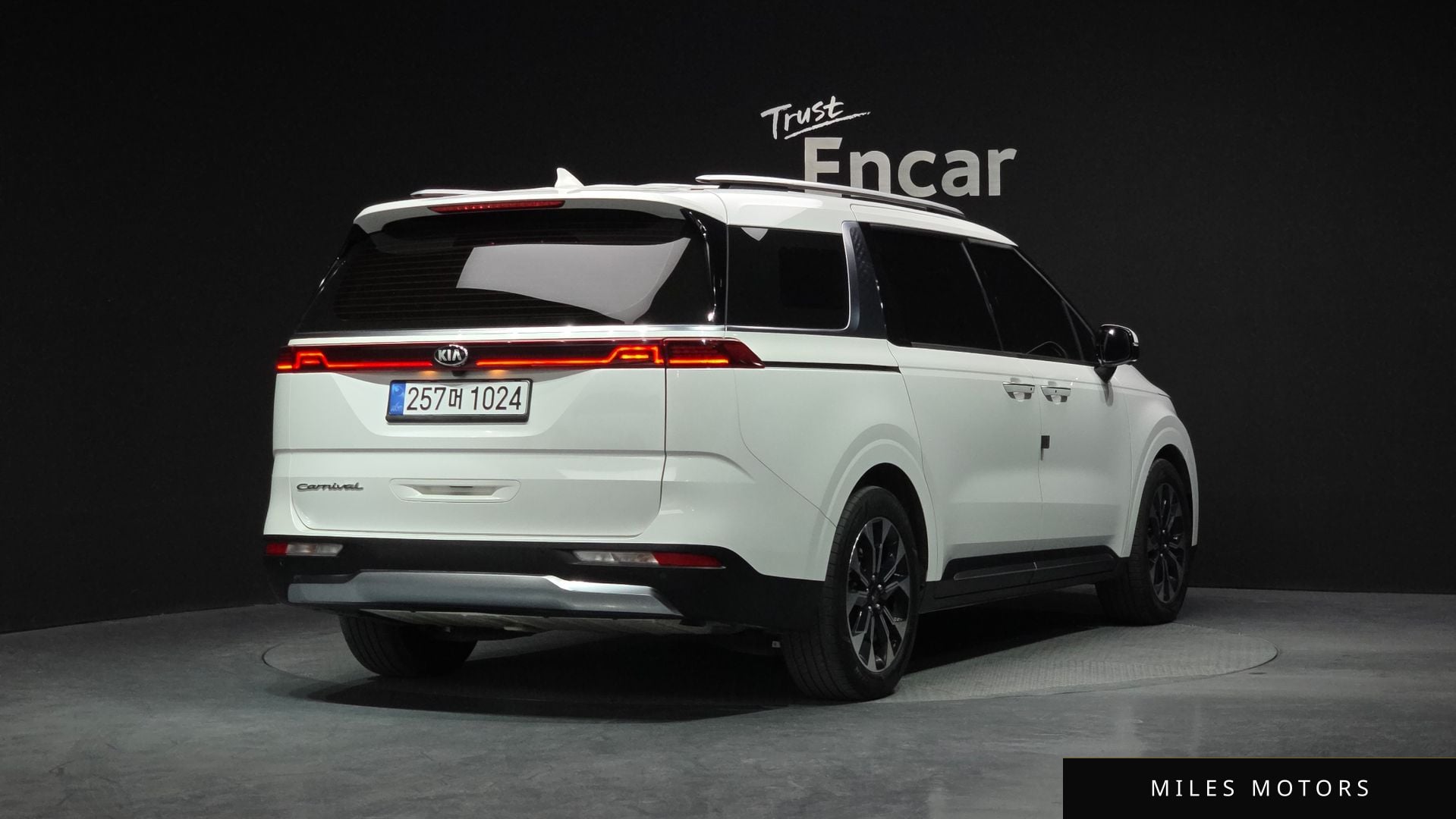 Kia Carnival 2021 — миниатюра 2