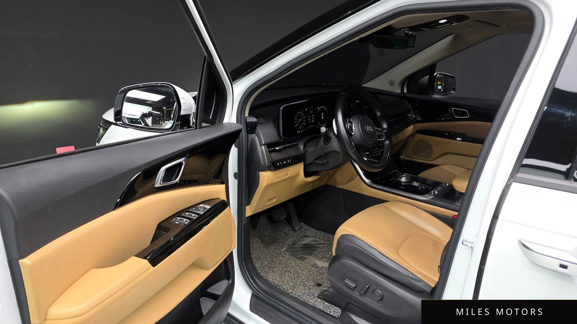 Kia Carnival 2021 — миниатюра 10