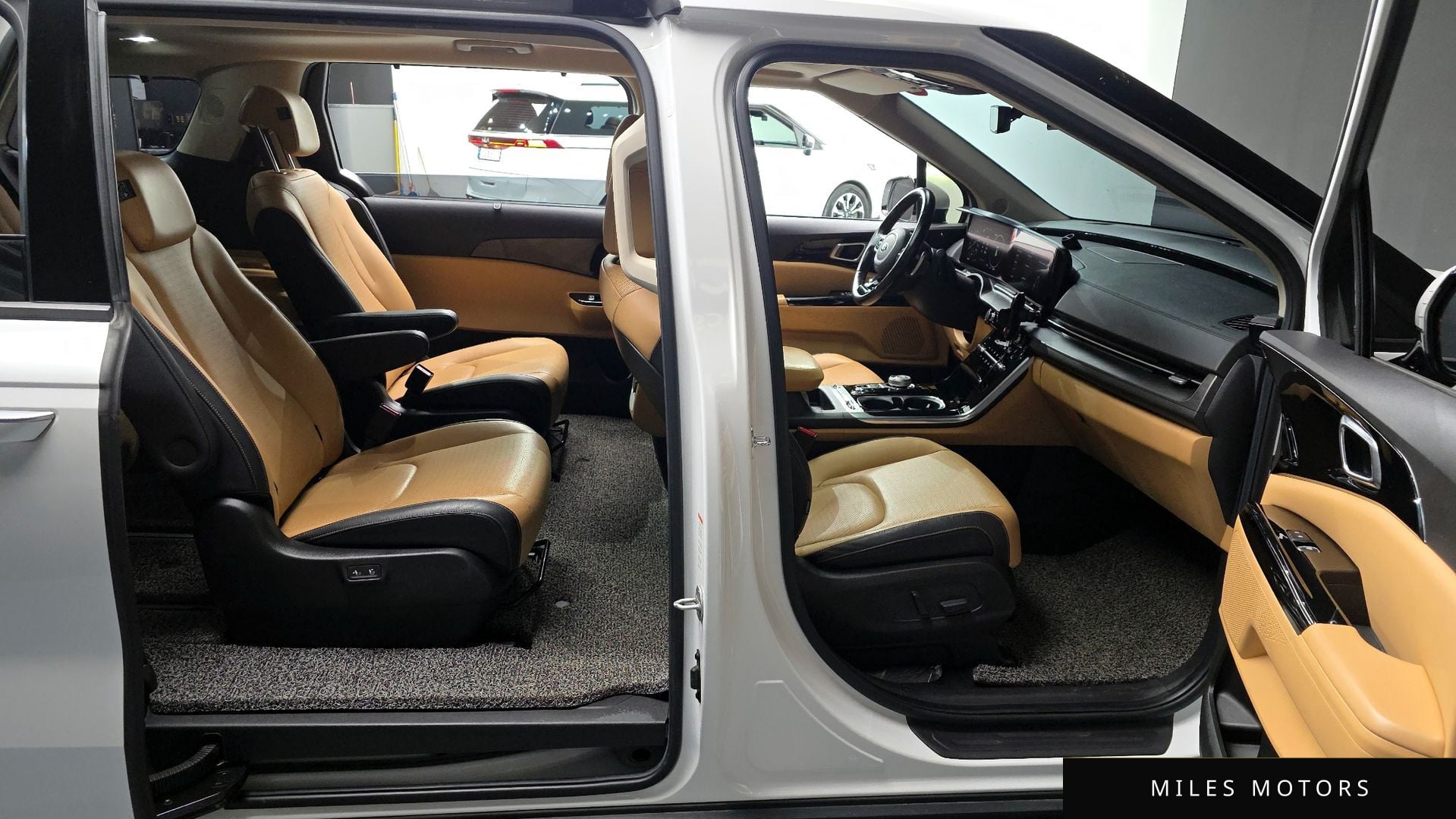 Kia Carnival 2021 — миниатюра 11