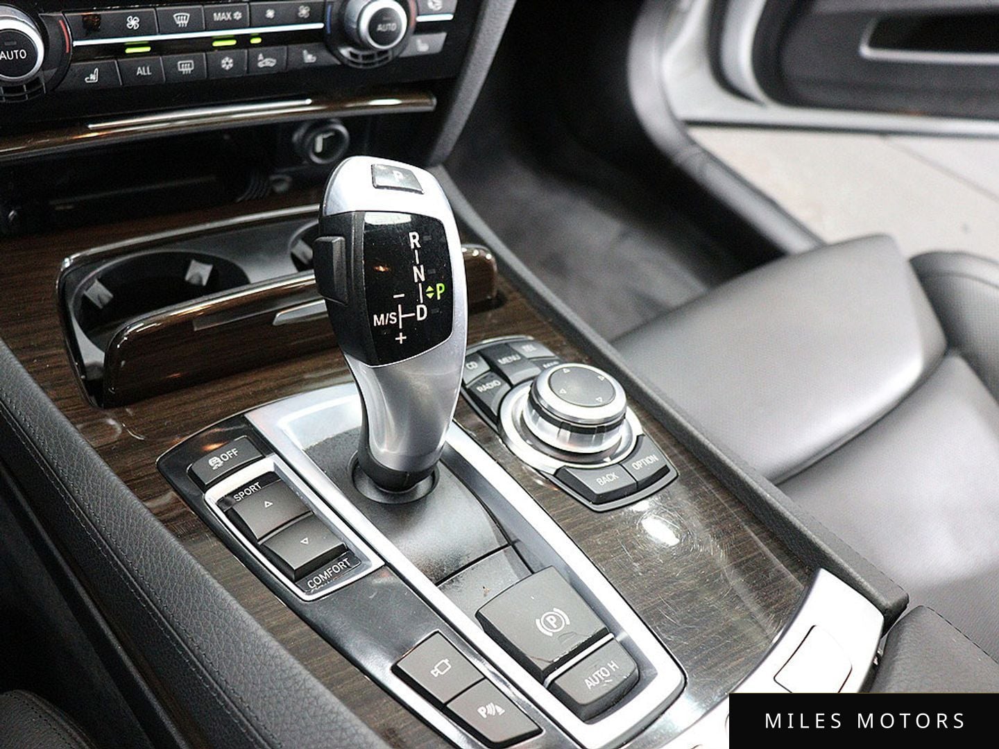 BMW 7 Series (F01) 2009 — миниатюра 10