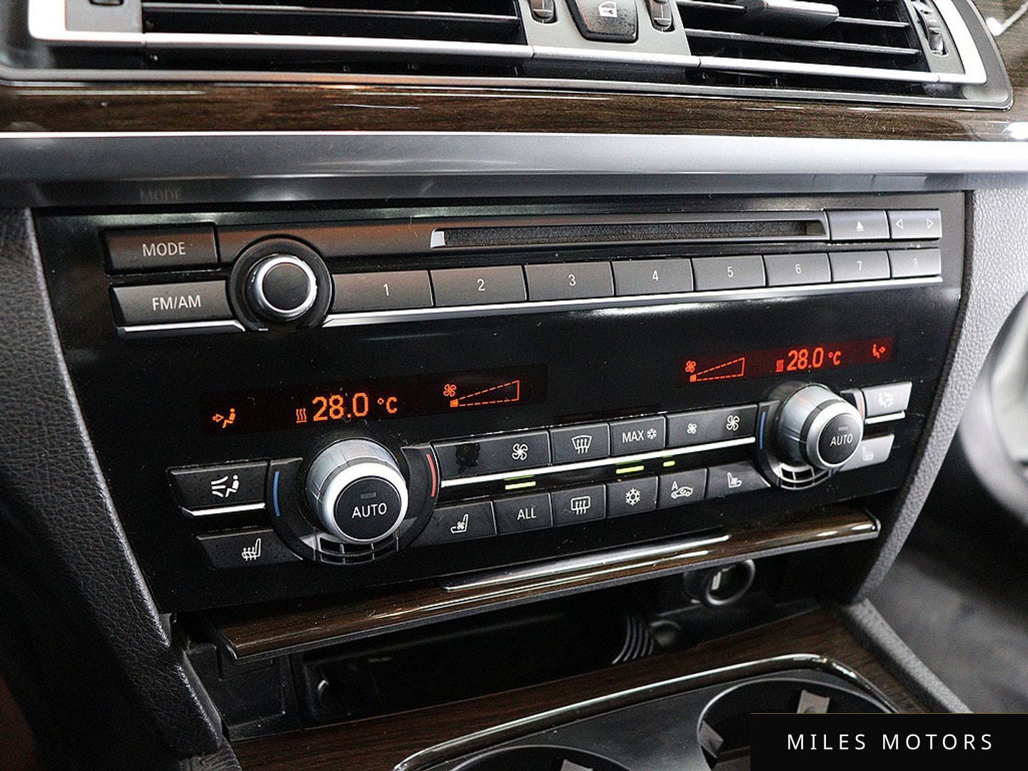 BMW 7 Series (F01) 2009 — миниатюра 11
