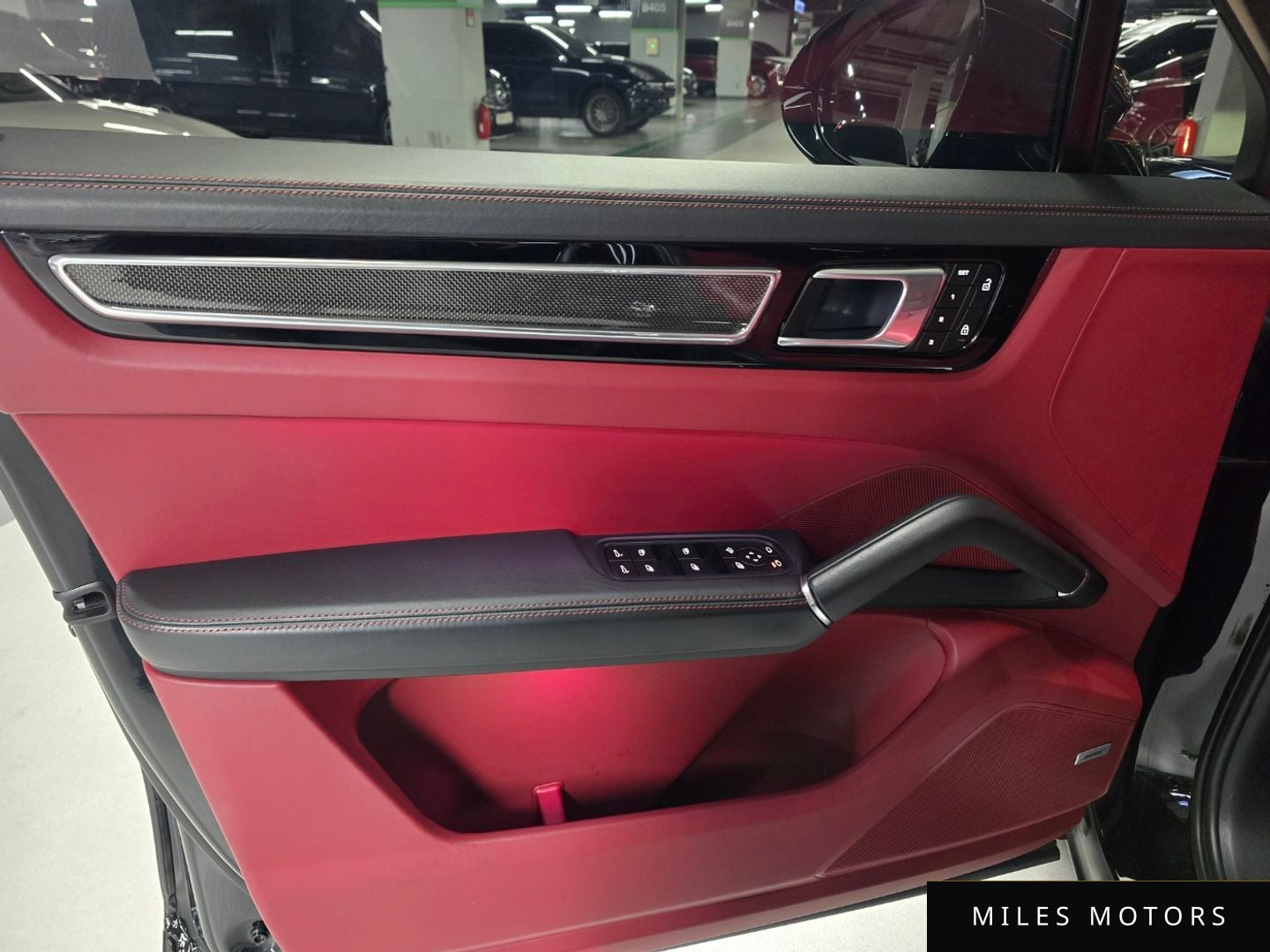 Porsche Cayenne 2023 — миниатюра 9