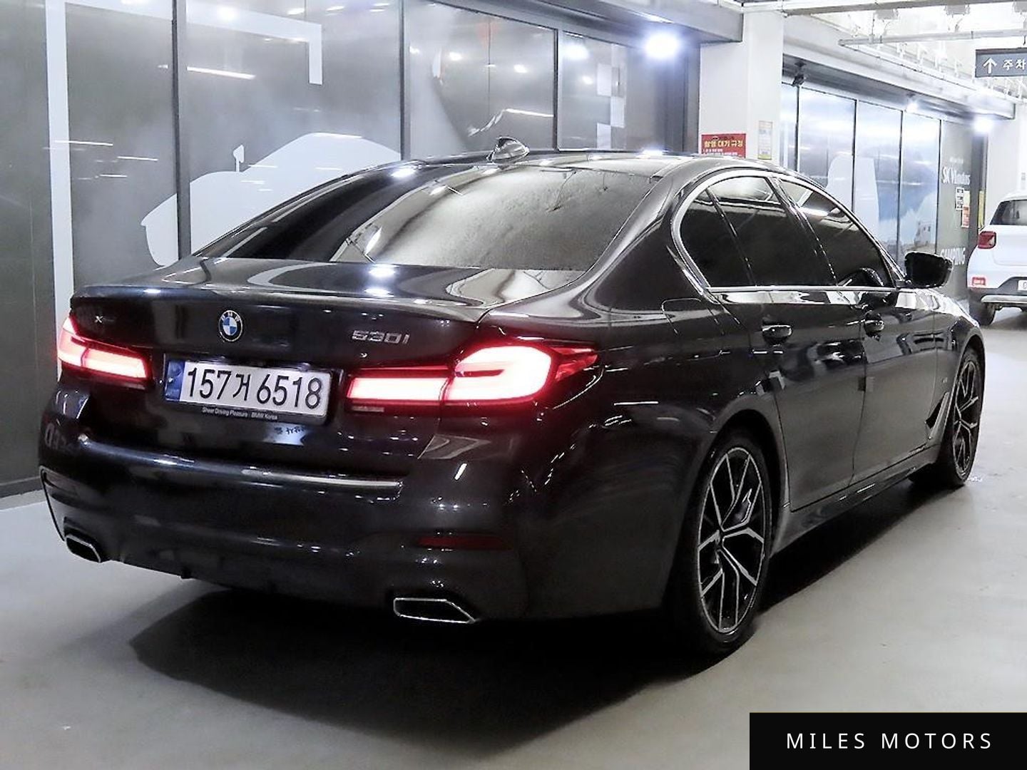 BMW 5 Series (G30) 2022 — миниатюра 4
