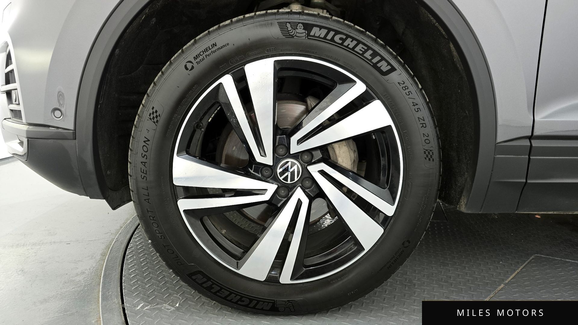 Volkswagen Touareg 2023 — миниатюра 5