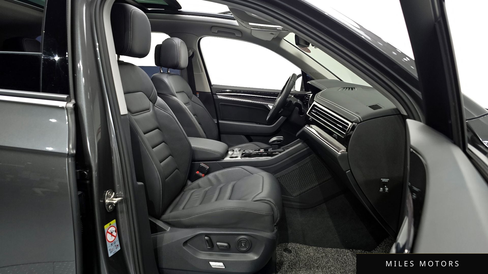 Volkswagen Touareg 2023 — миниатюра 10