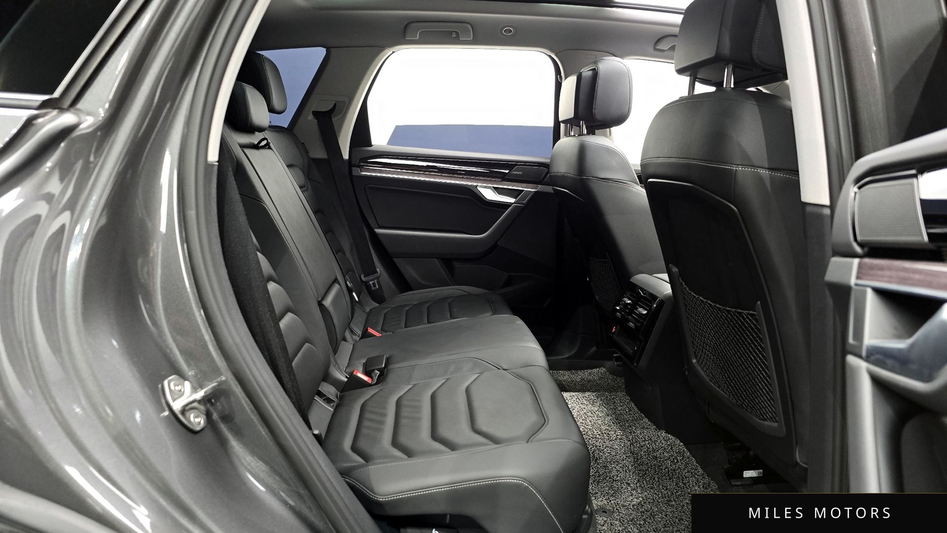 Volkswagen Touareg 2023 — миниатюра 12