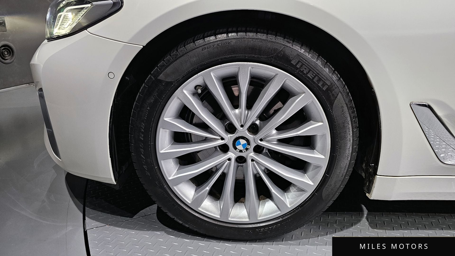 BMW 5시리즈 (G30) 2021 — миниатюра 5