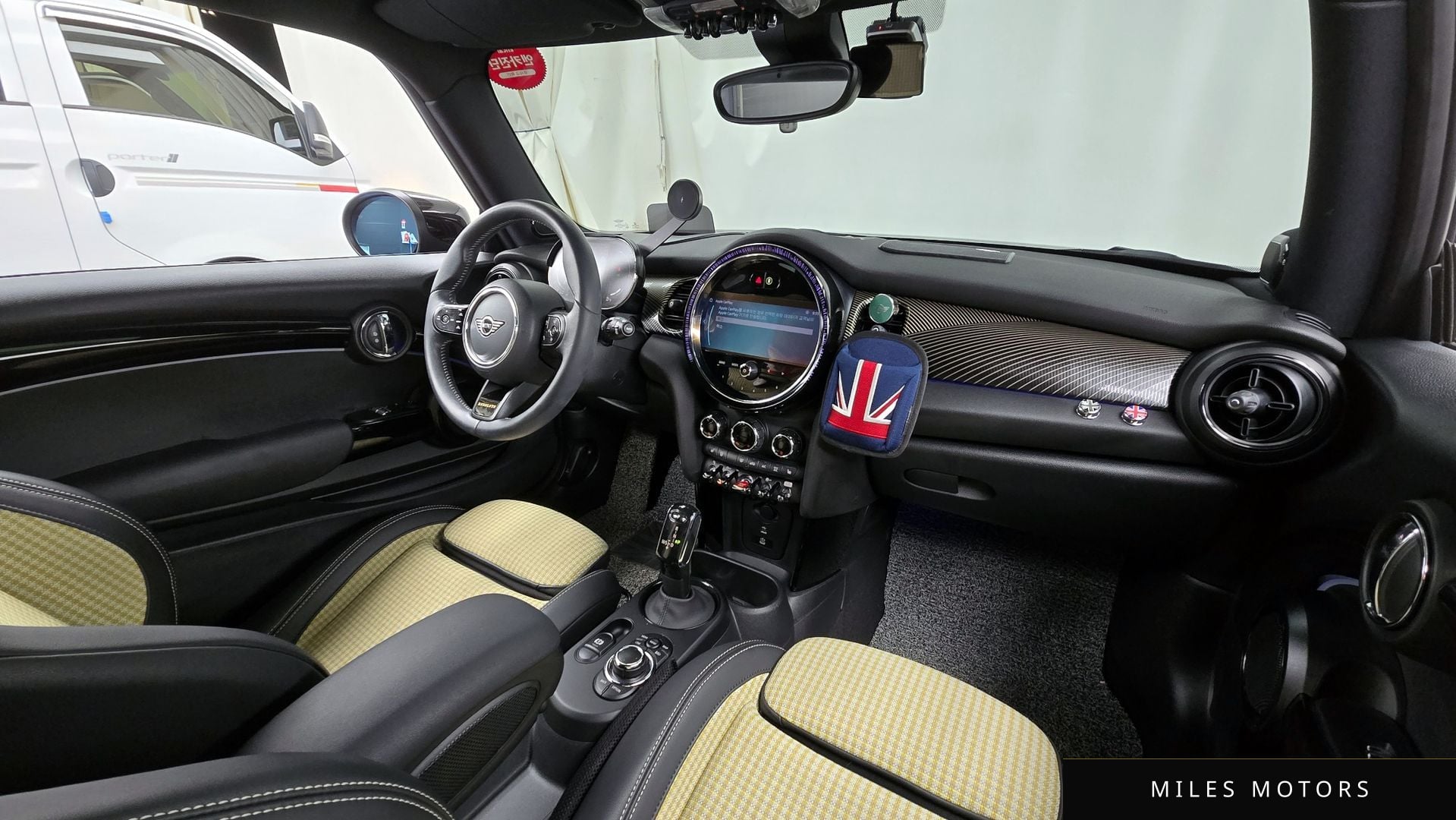 MINI Cooper S 2023 — миниатюра 7