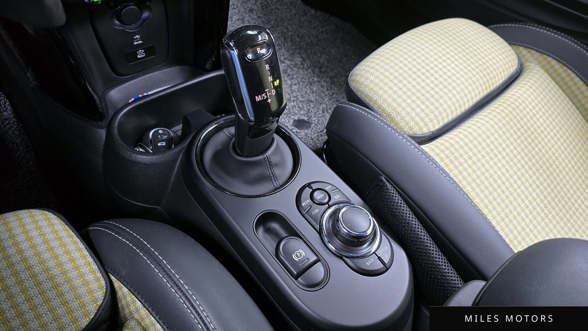 MINI Cooper S 2023 — миниатюра 9
