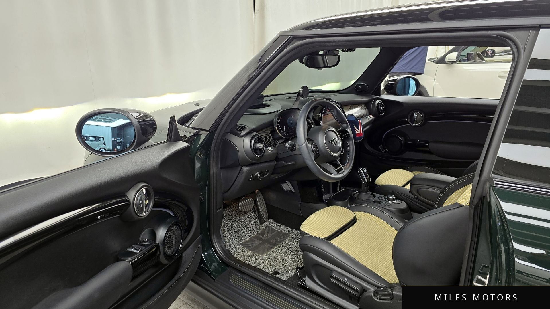 MINI Cooper S 2023 — миниатюра 10