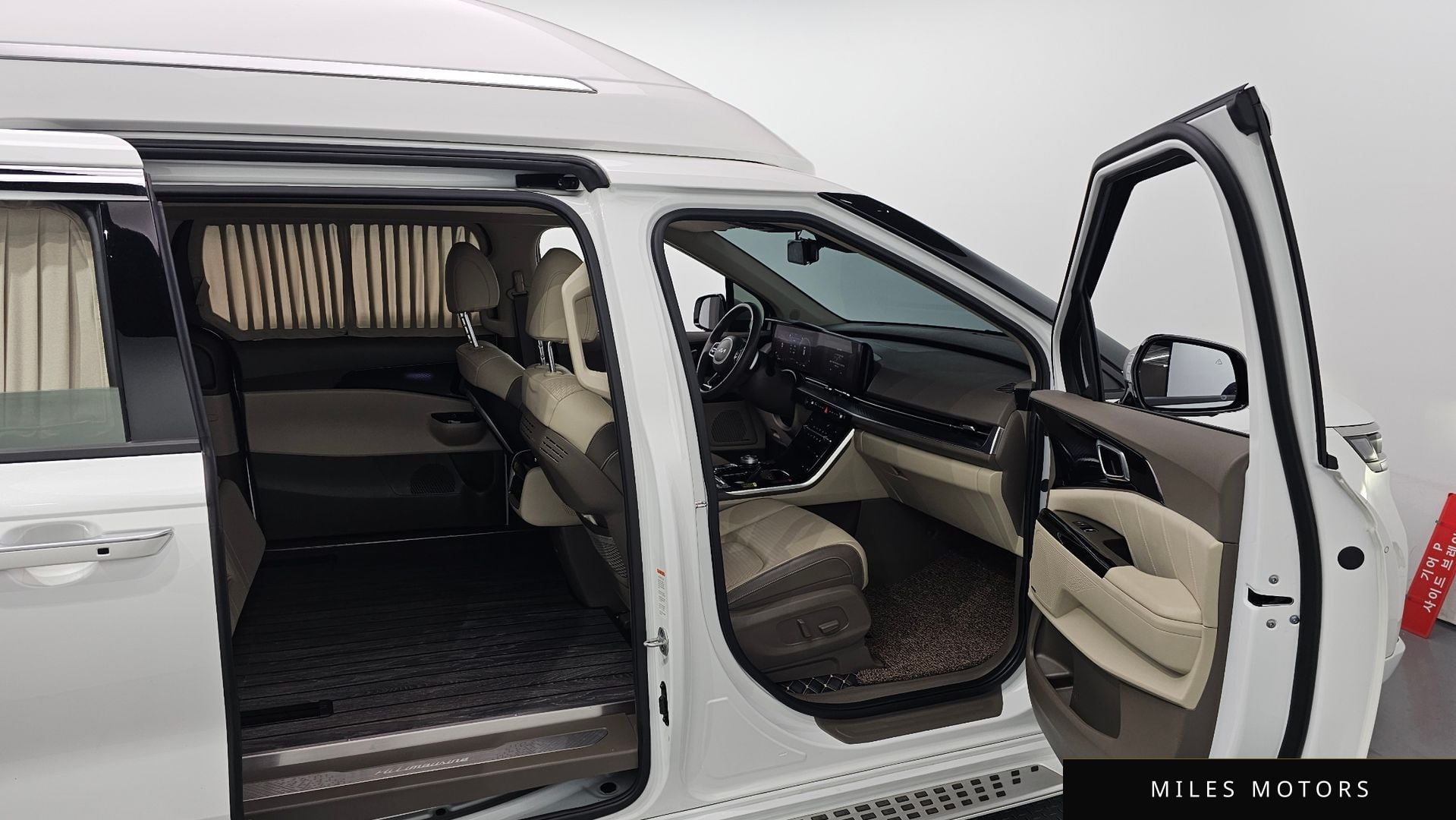 Kia Carnival 2023 — миниатюра 11