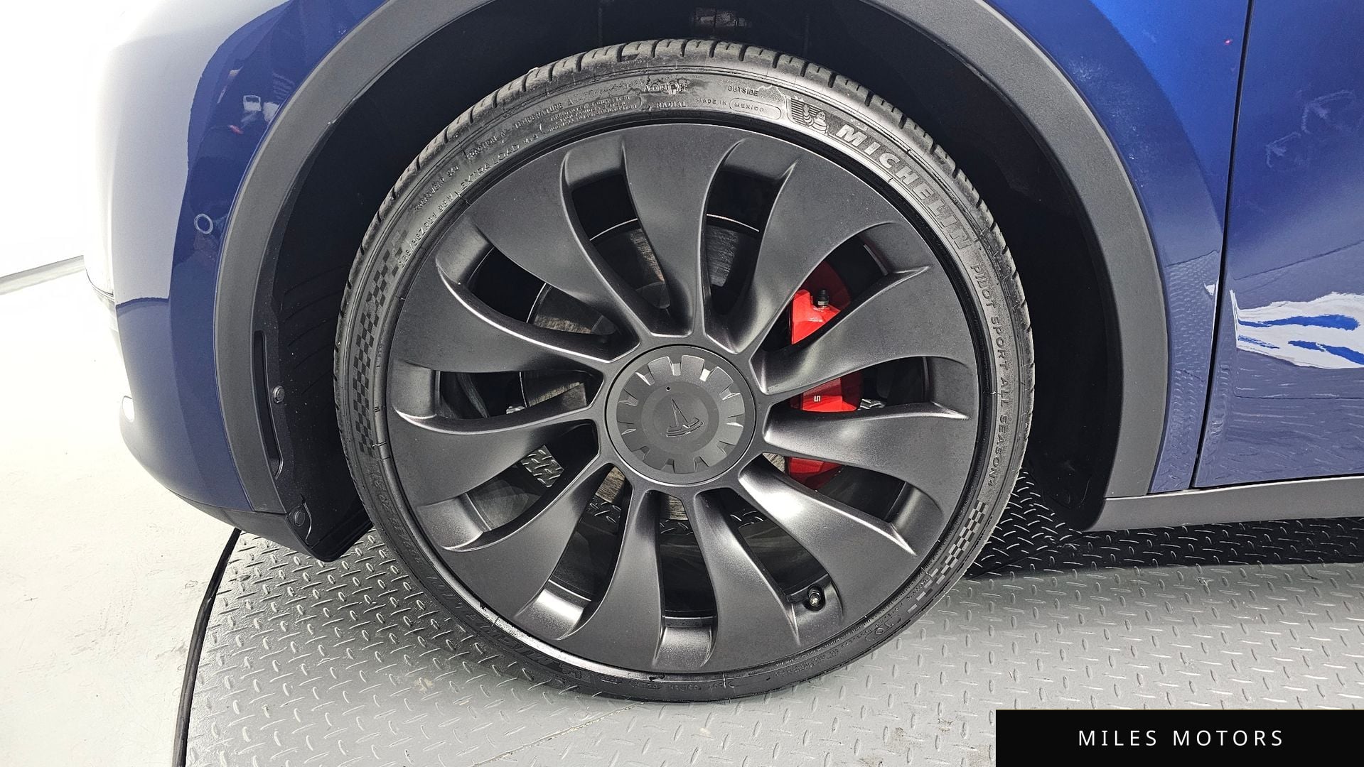 Tesla Model Y 2022 — миниатюра 5