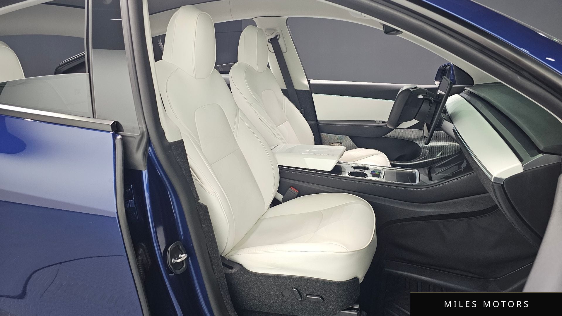 Tesla Model Y 2022 — миниатюра 10