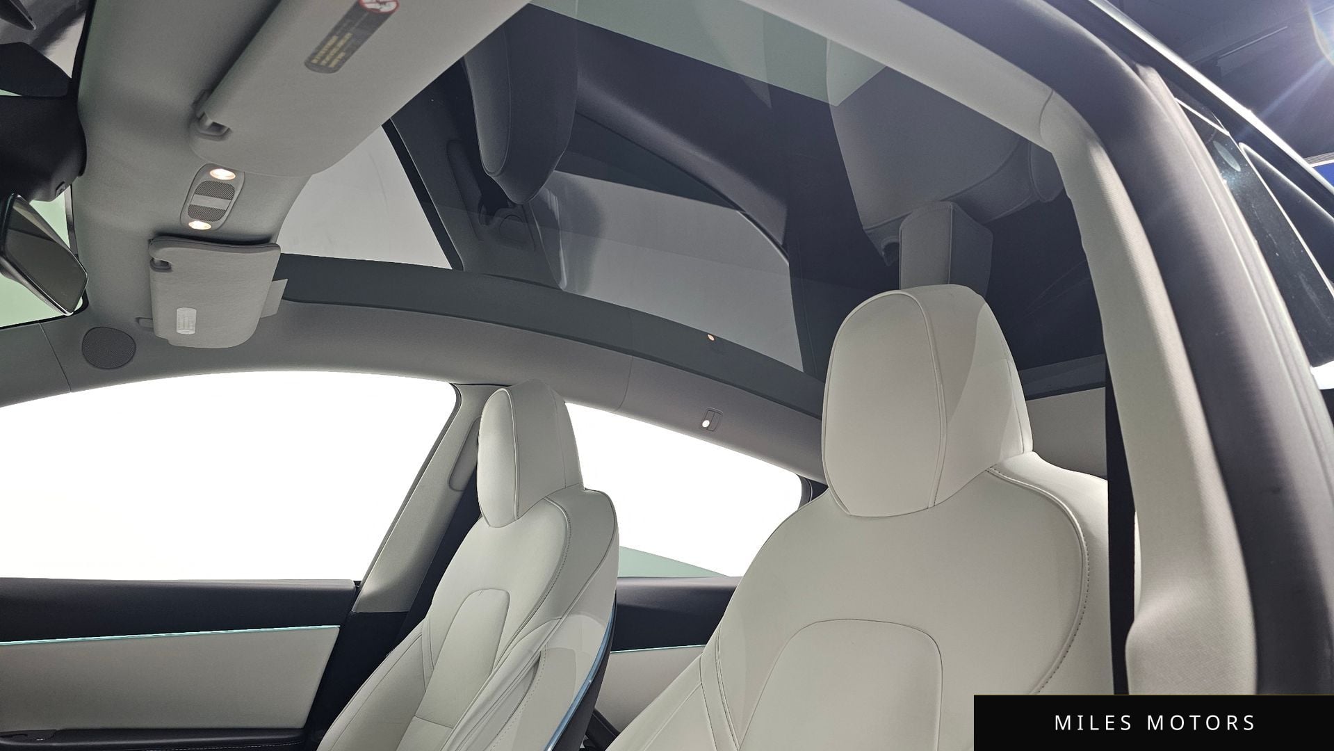 Tesla Model Y 2022 — миниатюра 17