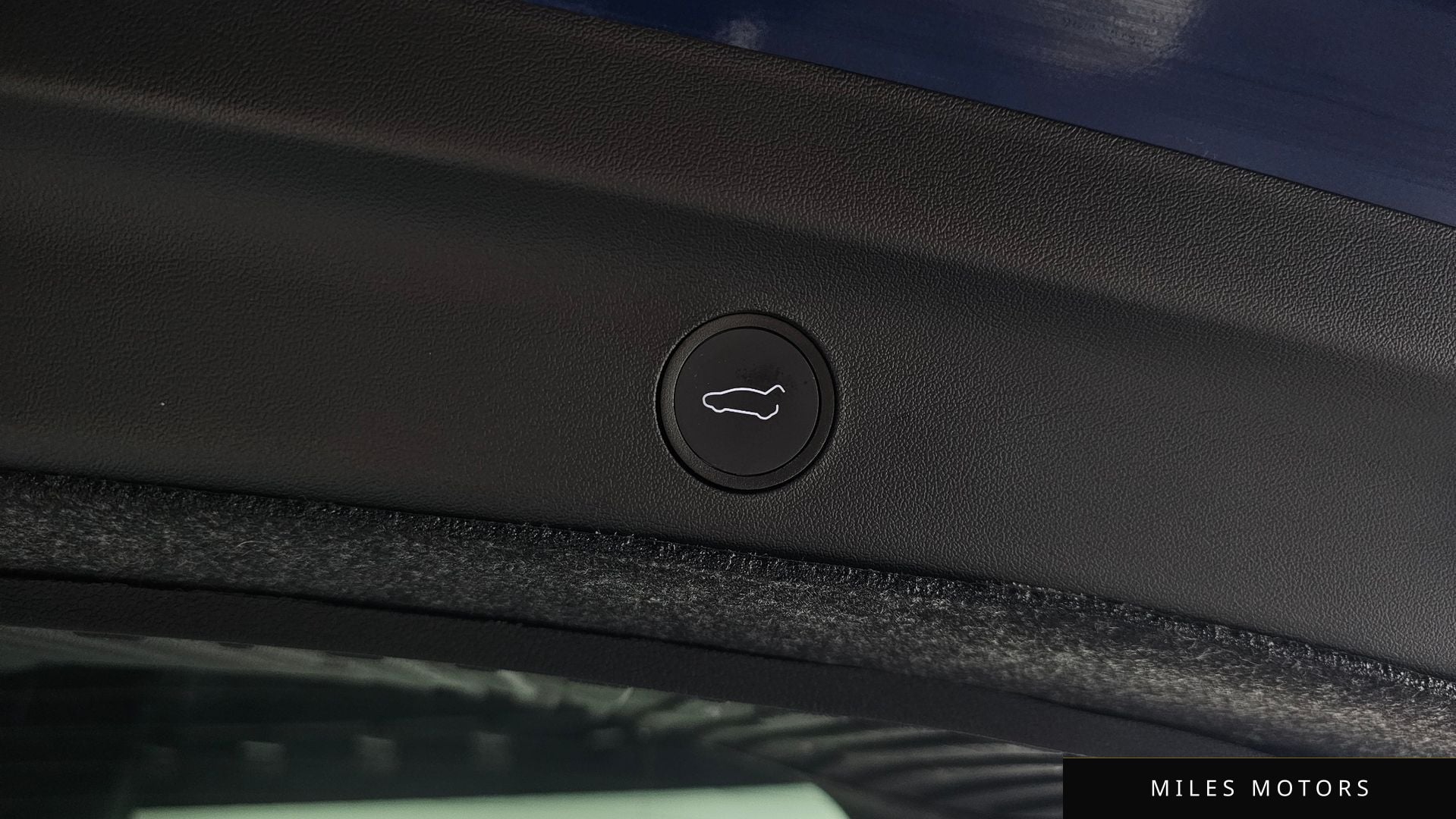 Tesla Model Y 2022 — миниатюра 20