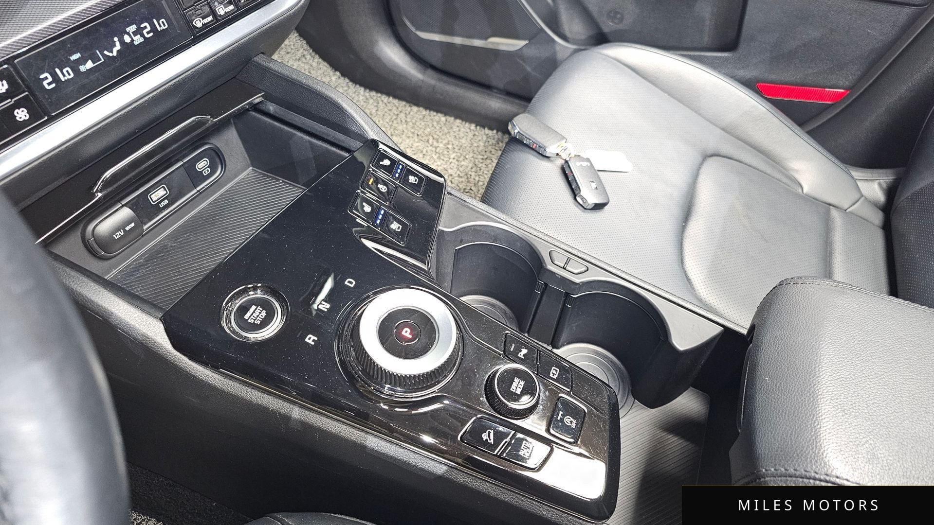 Kia Sportage 2022 — миниатюра 9