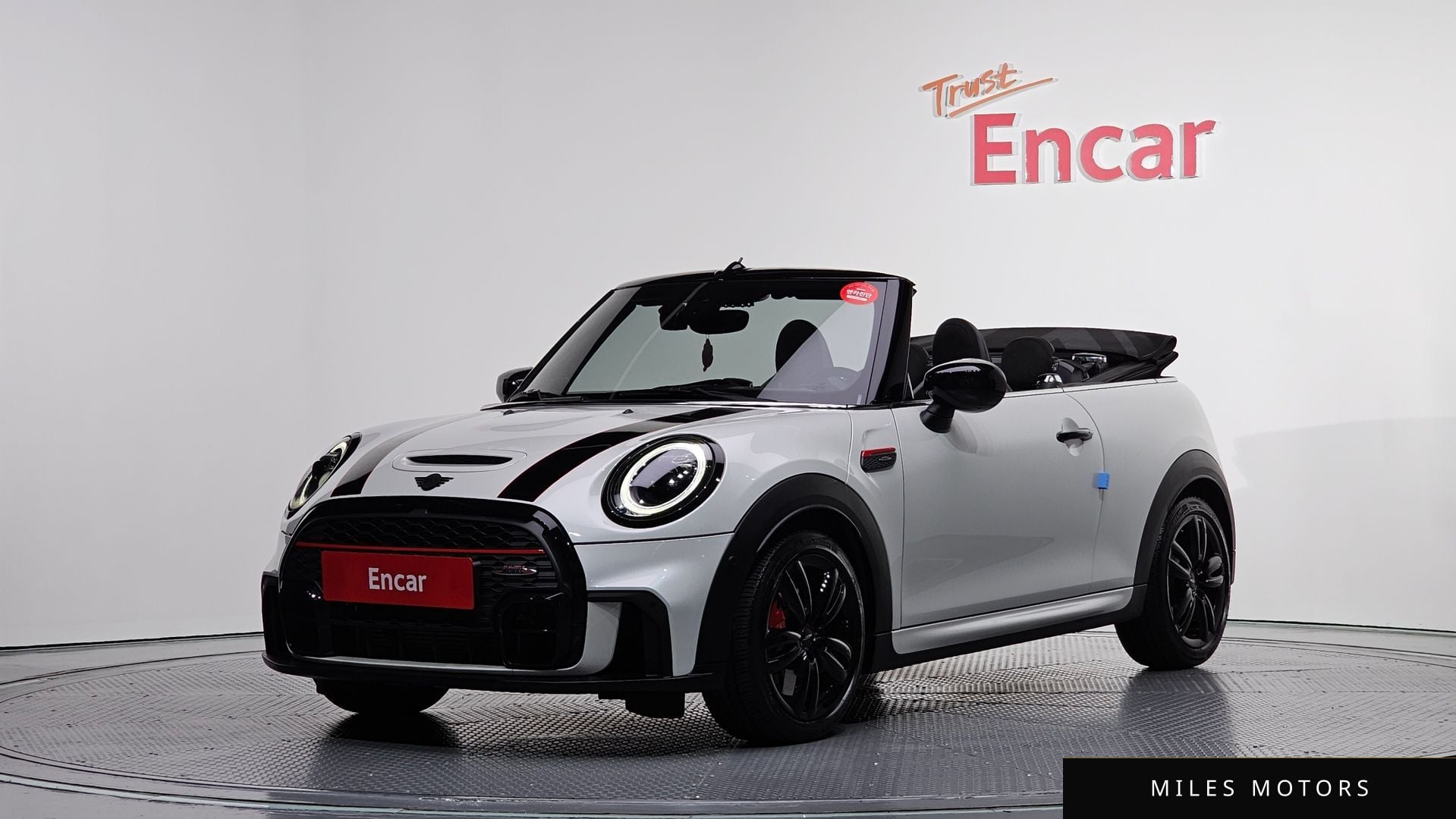 MINI Cooper Convertible 2023 — фото 1 из 12