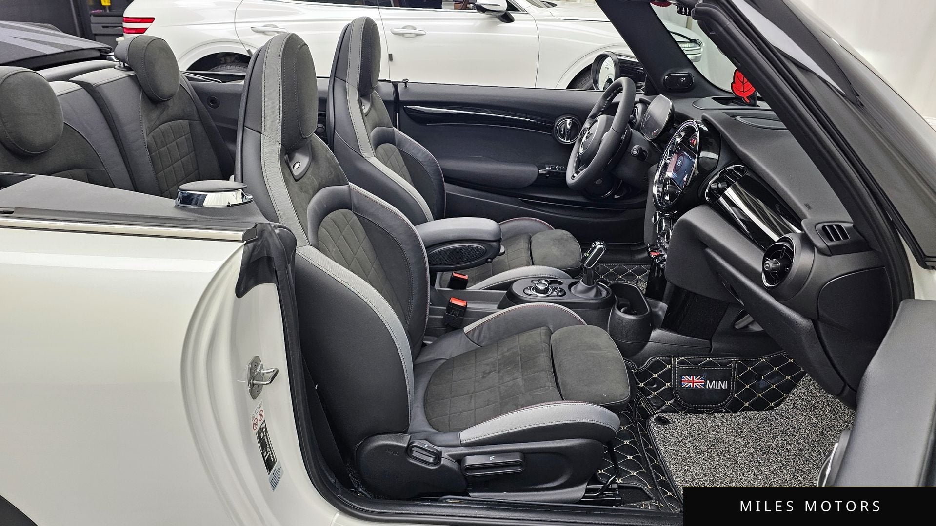 MINI Cooper Convertible 2023 — миниатюра 11