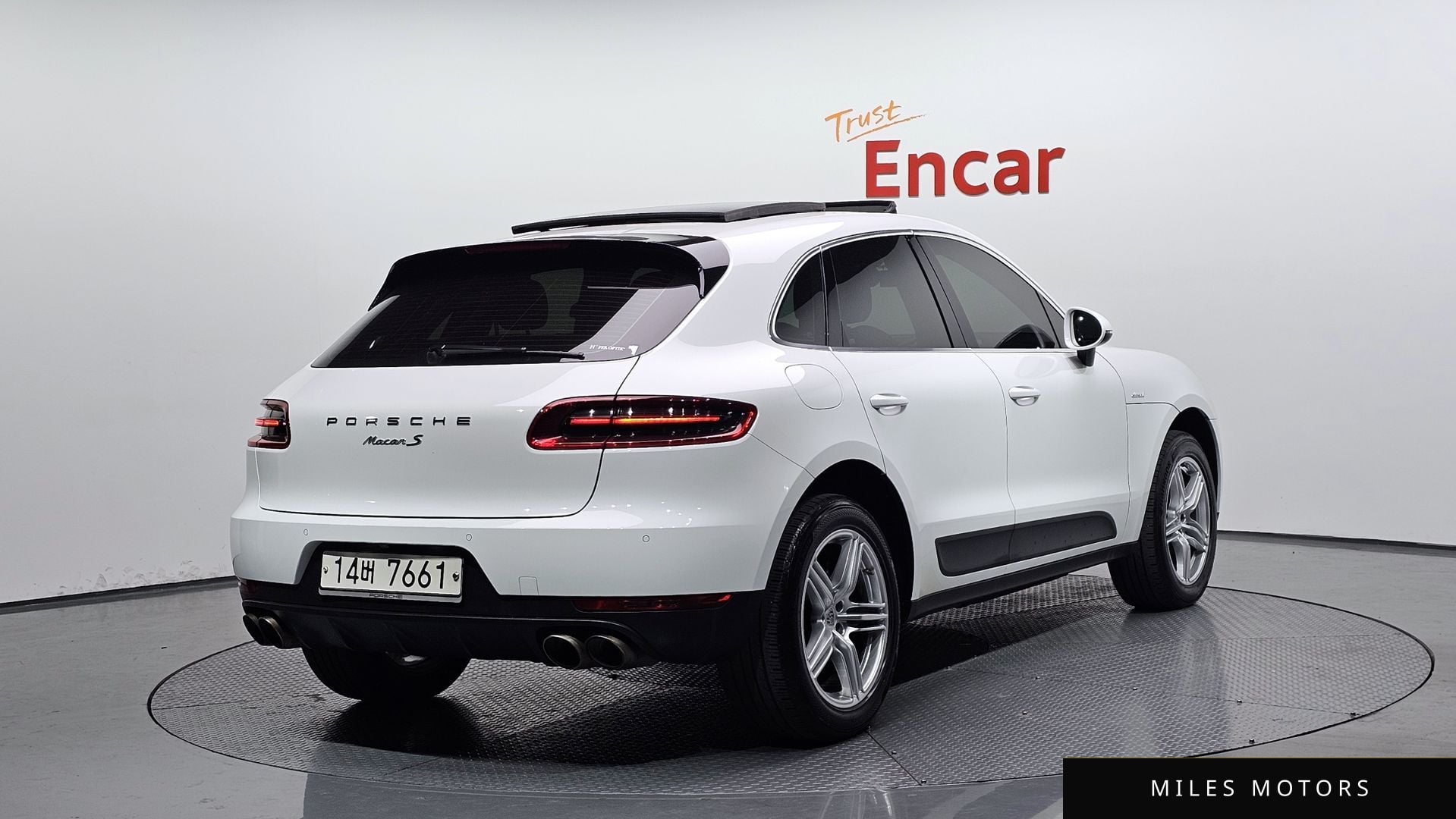 Porsche Macan 2017 — миниатюра 2