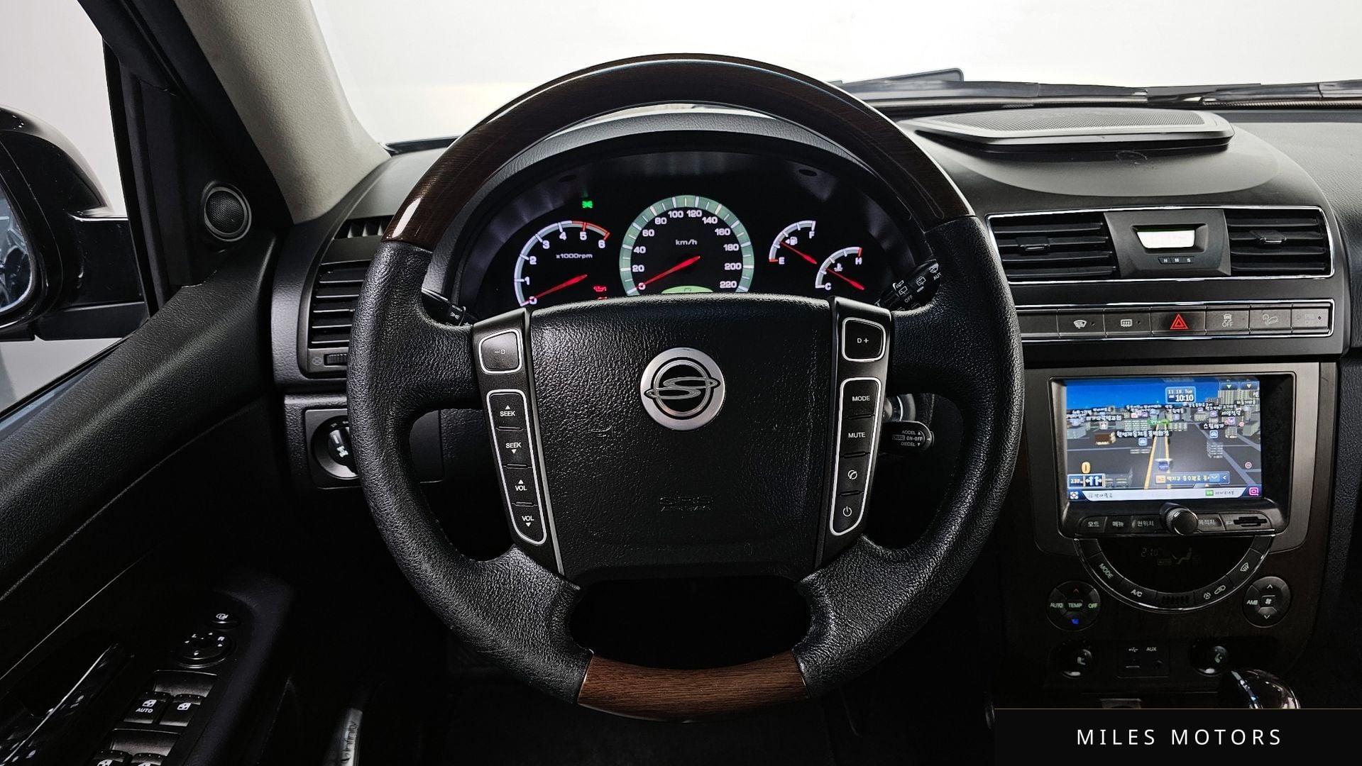 KG Mobility 렉스턴 W 2013 — миниатюра 13