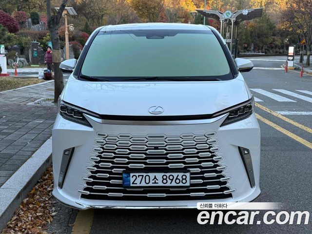Лексус LM 2025 — миниатюра 2