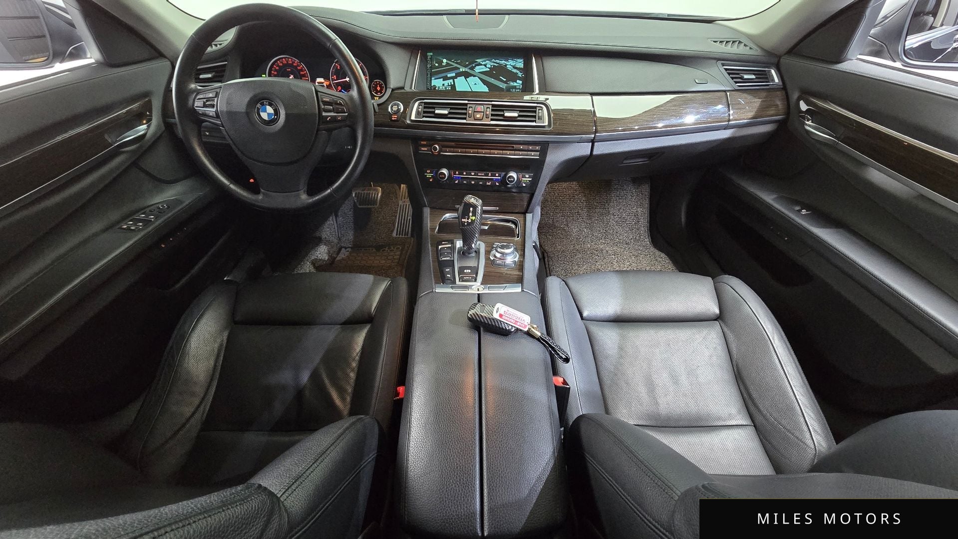 BMW 7 Series (F01) 2013 — миниатюра 7