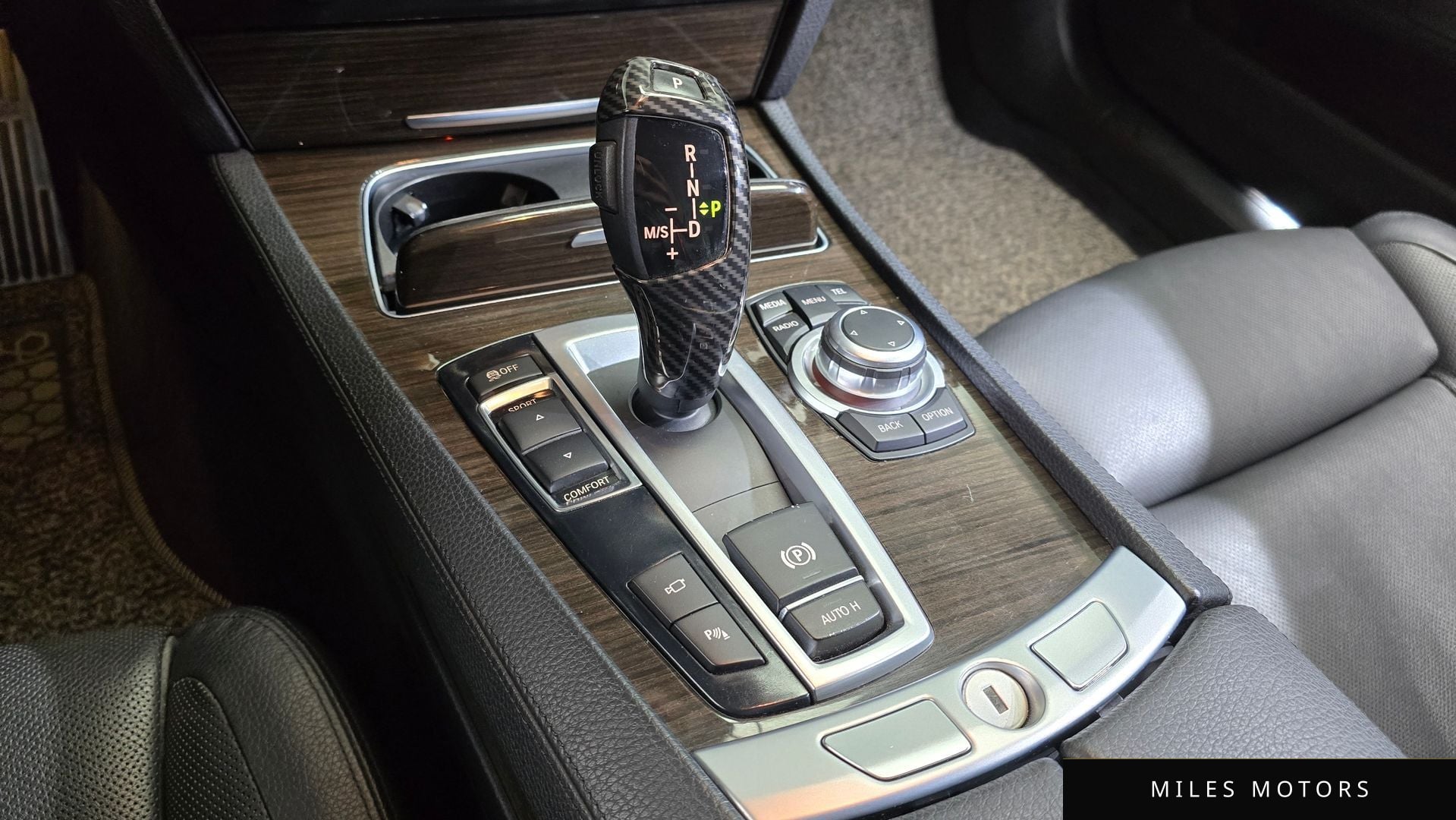 BMW 7 Series (F01) 2013 — миниатюра 9