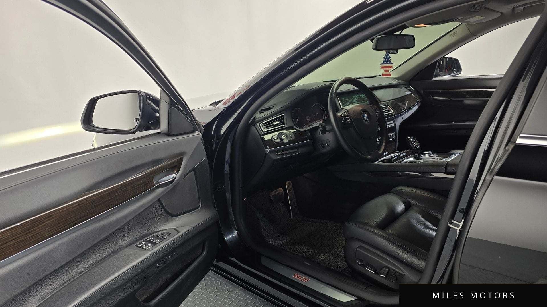 BMW 7 Series (F01) 2013 — миниатюра 10