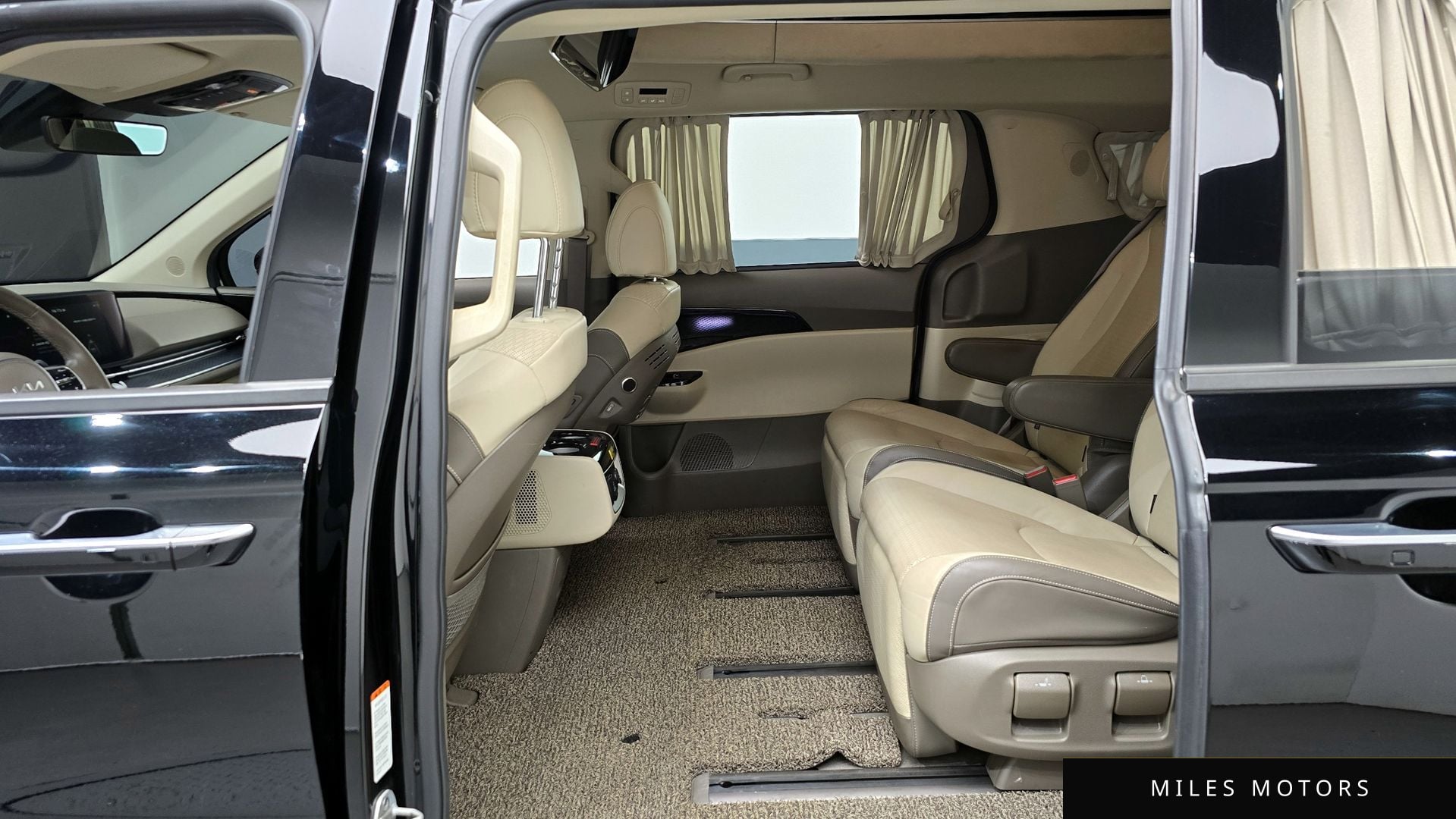 Kia Carnival 2023 — миниатюра 12
