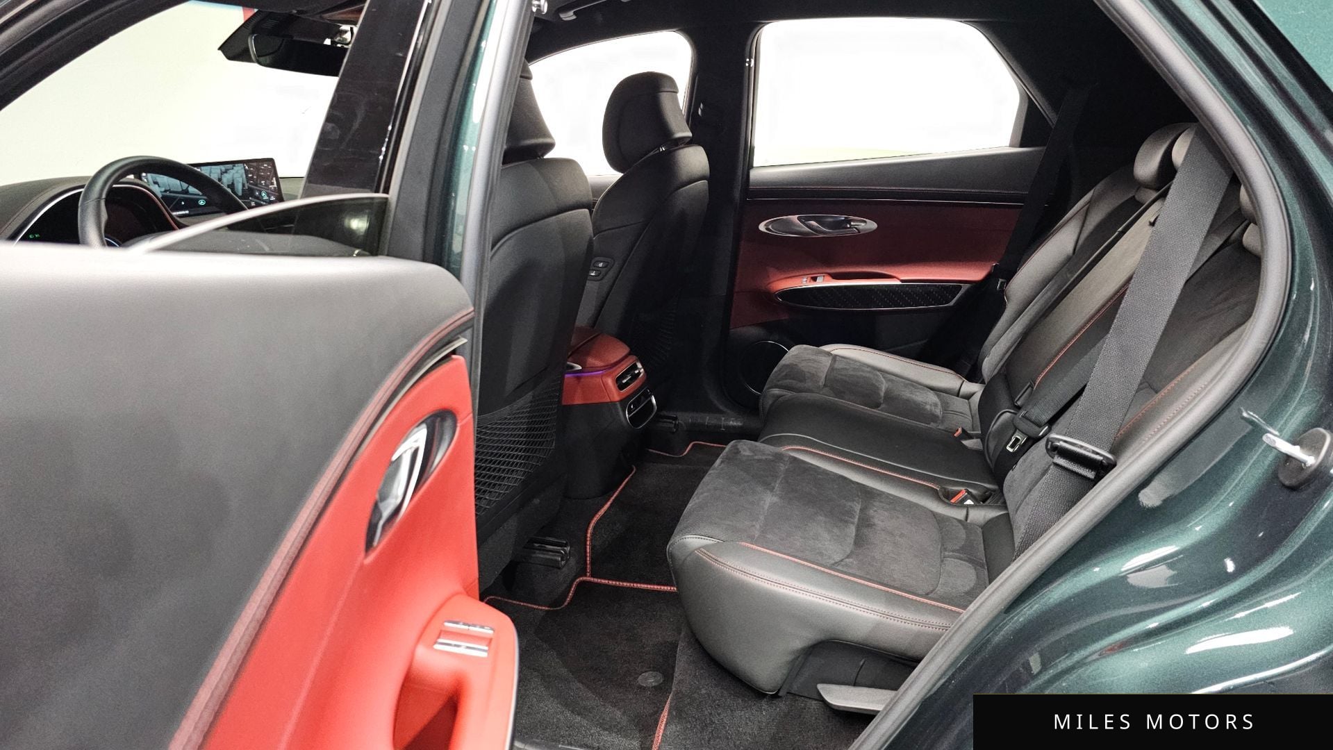 Genesis GV70 2022 — миниатюра 12