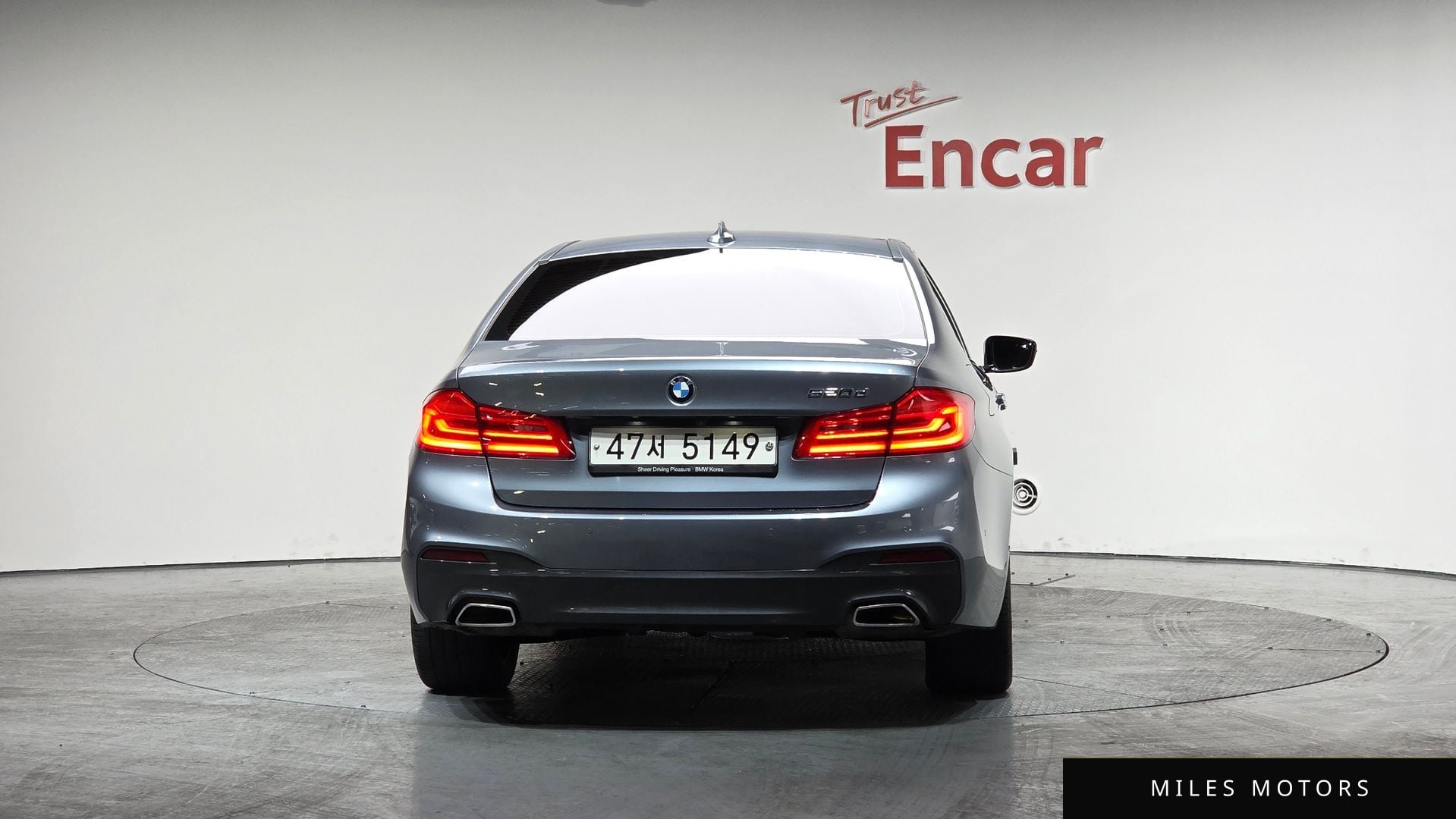 BMW 5 Series (G30) 2017 — миниатюра 3