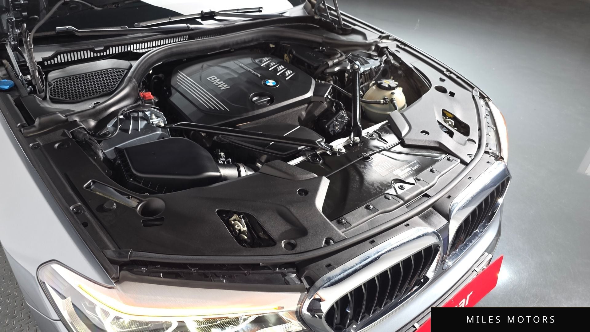 BMW 5 Series (G30) 2017 — миниатюра 5