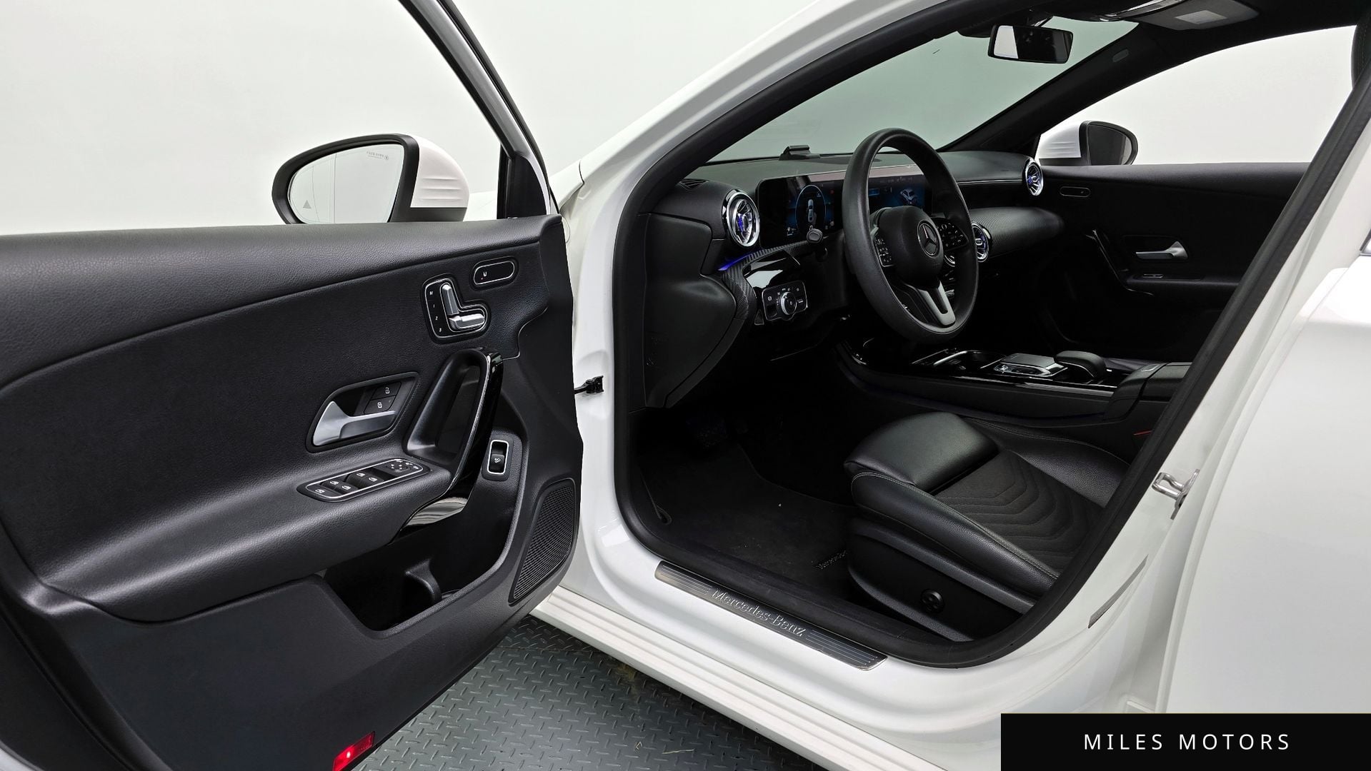 Mercedes-Benz A-클래스 W177 2020 — миниатюра 11