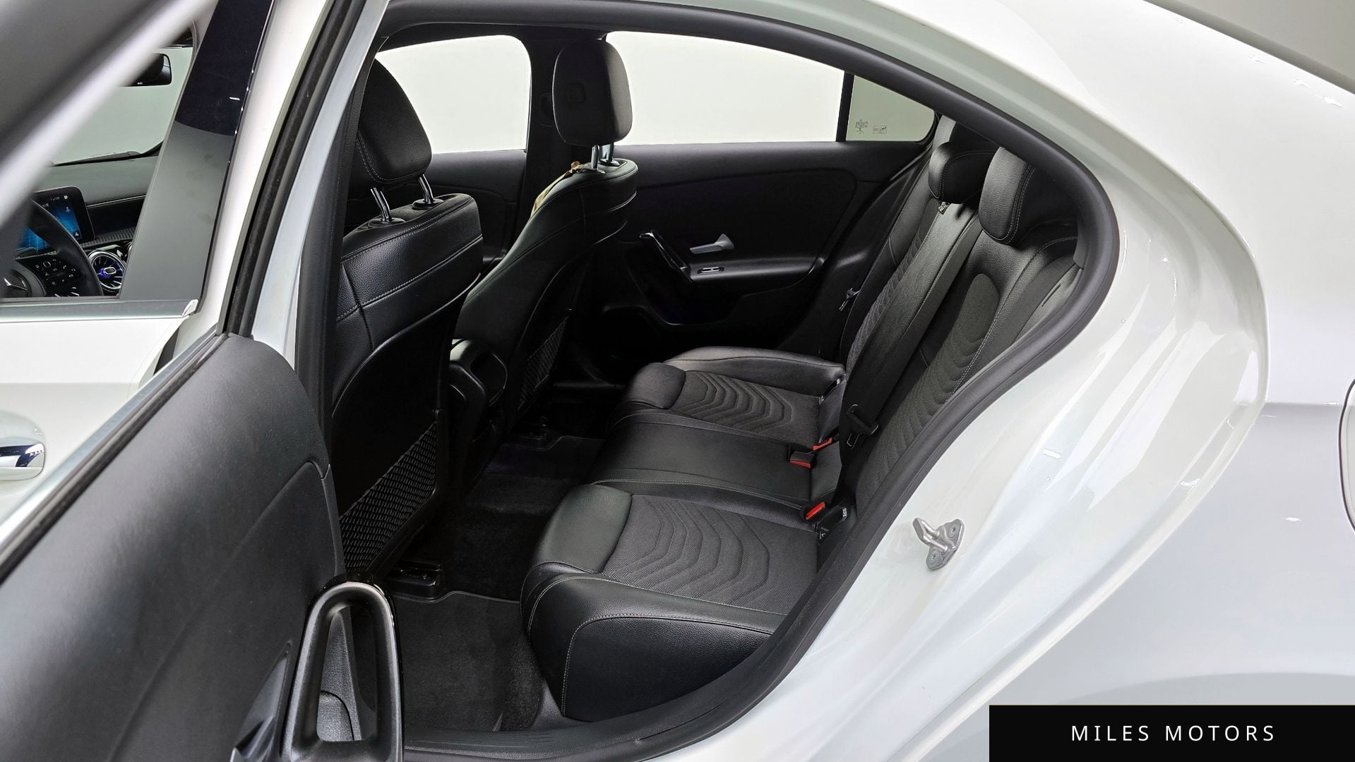 Mercedes-Benz A-클래스 W177 2020 — миниатюра 13
