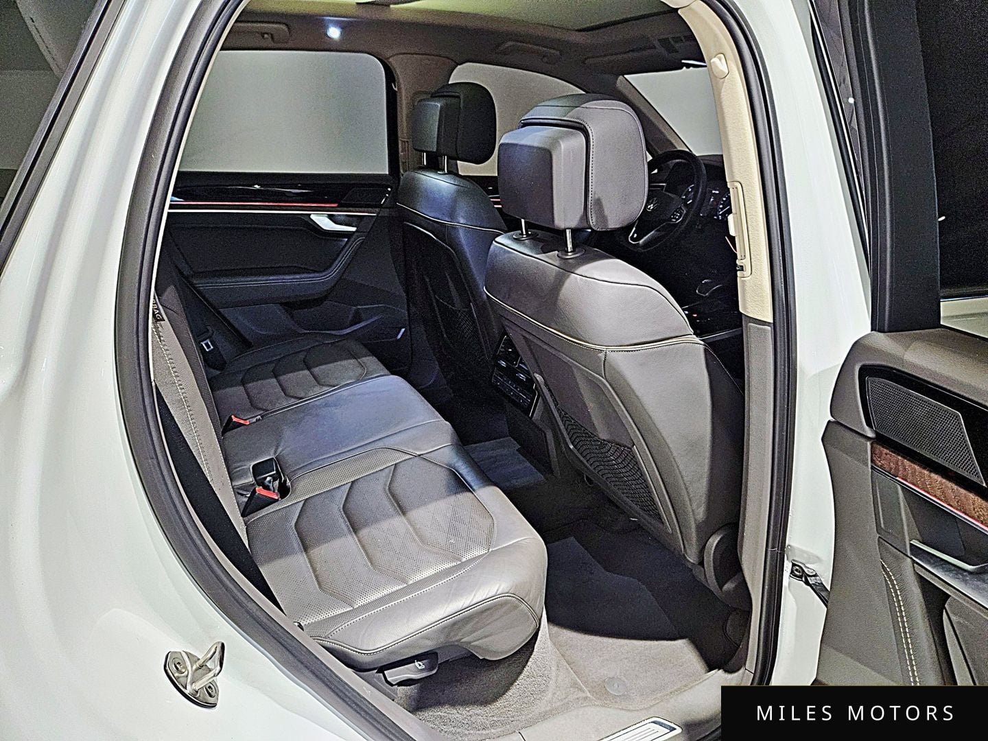 Volkswagen 투아렉 2023 — миниатюра 15
