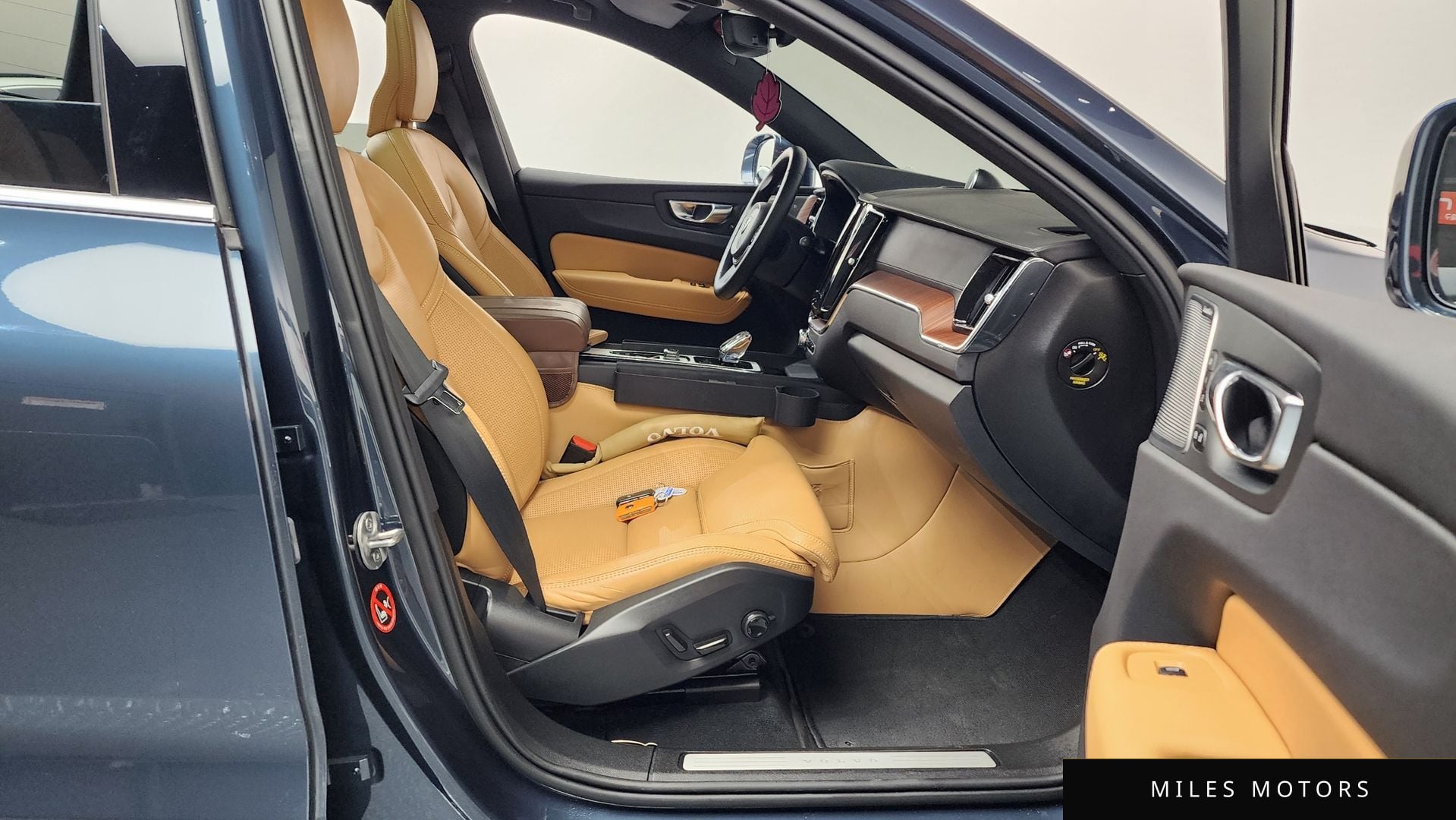 Volvo XC60 2025 — миниатюра 11