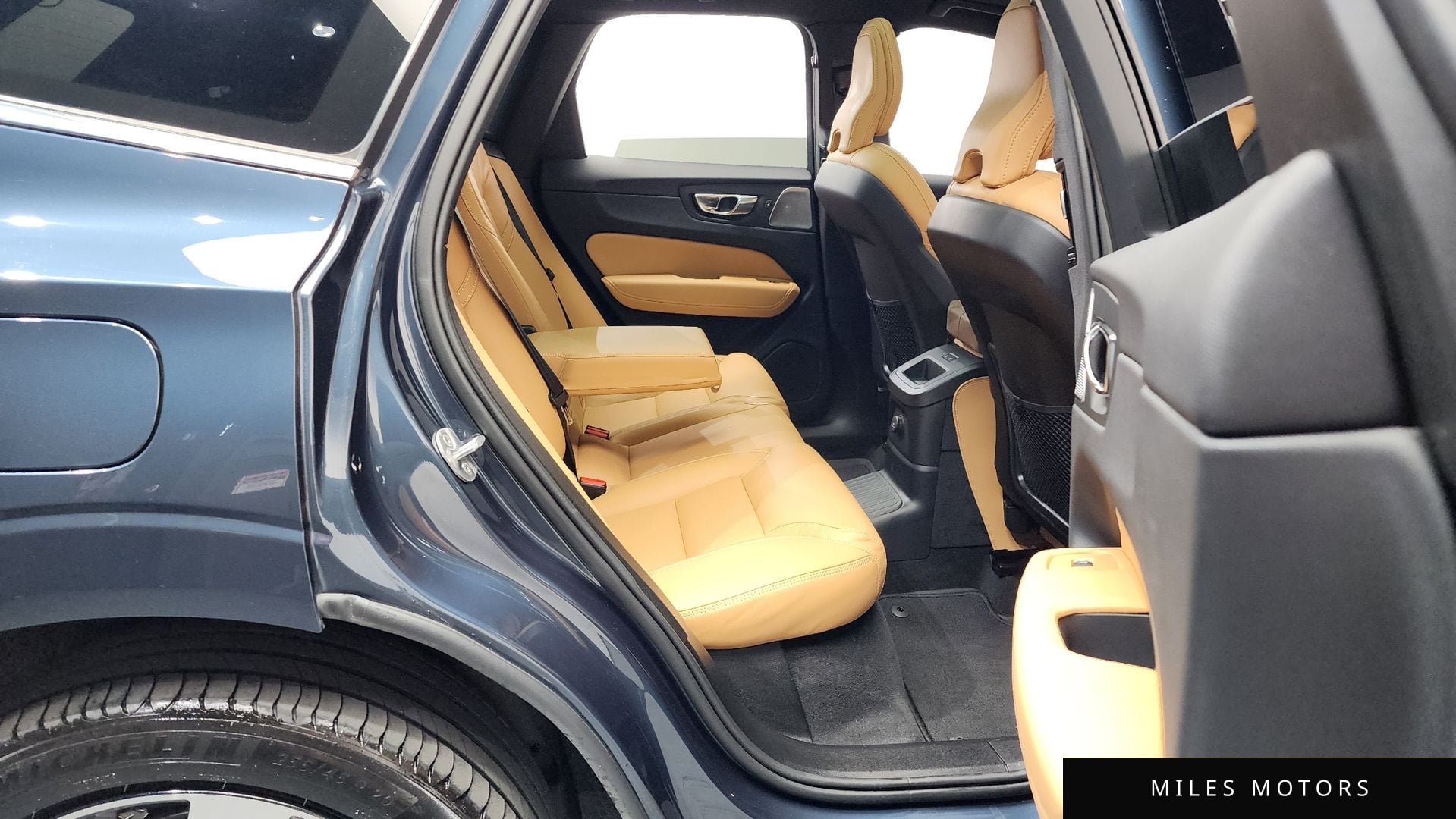 Volvo XC60 2025 — миниатюра 12