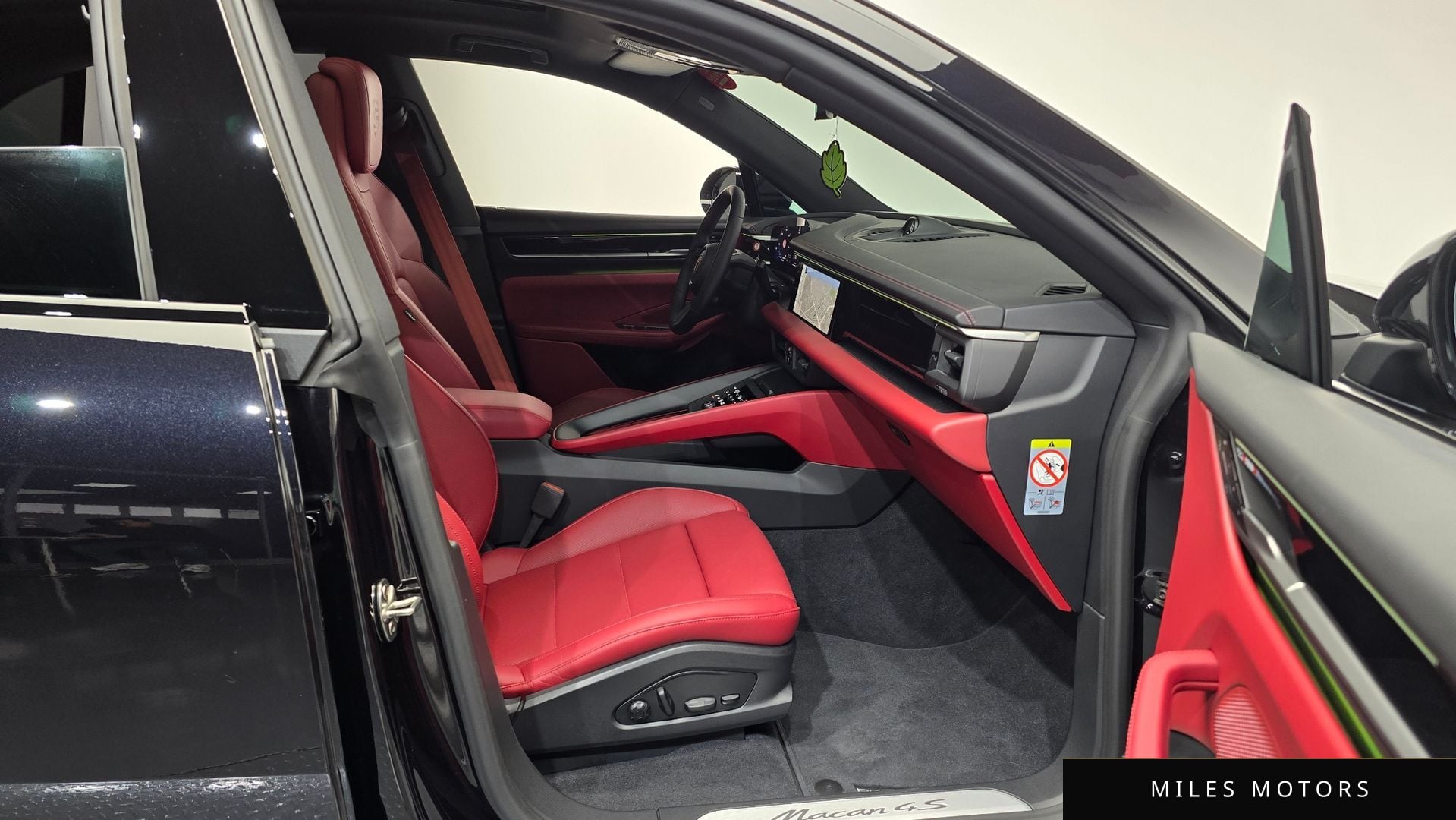 Porsche Macan 2025 — миниатюра 11