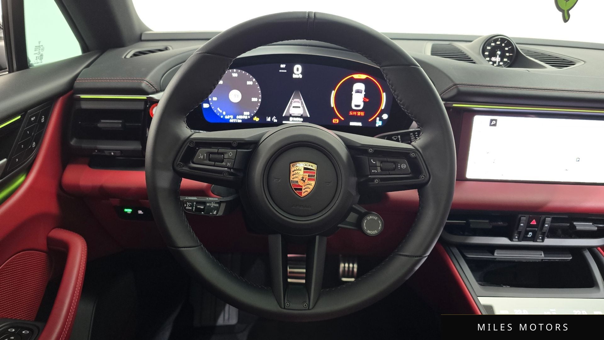 Porsche Macan 2025 — миниатюра 13