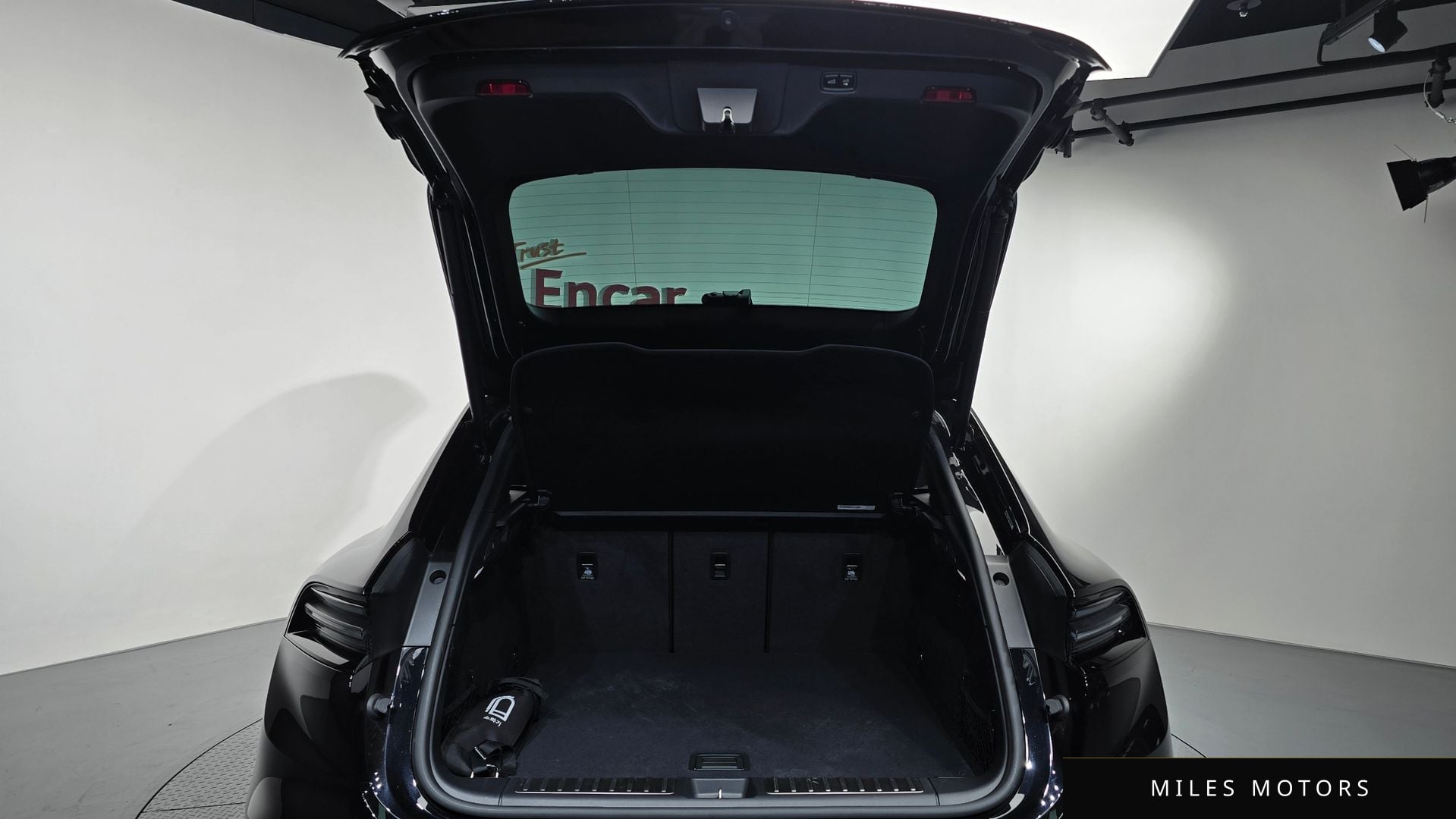 Porsche Macan 2025 — миниатюра 20