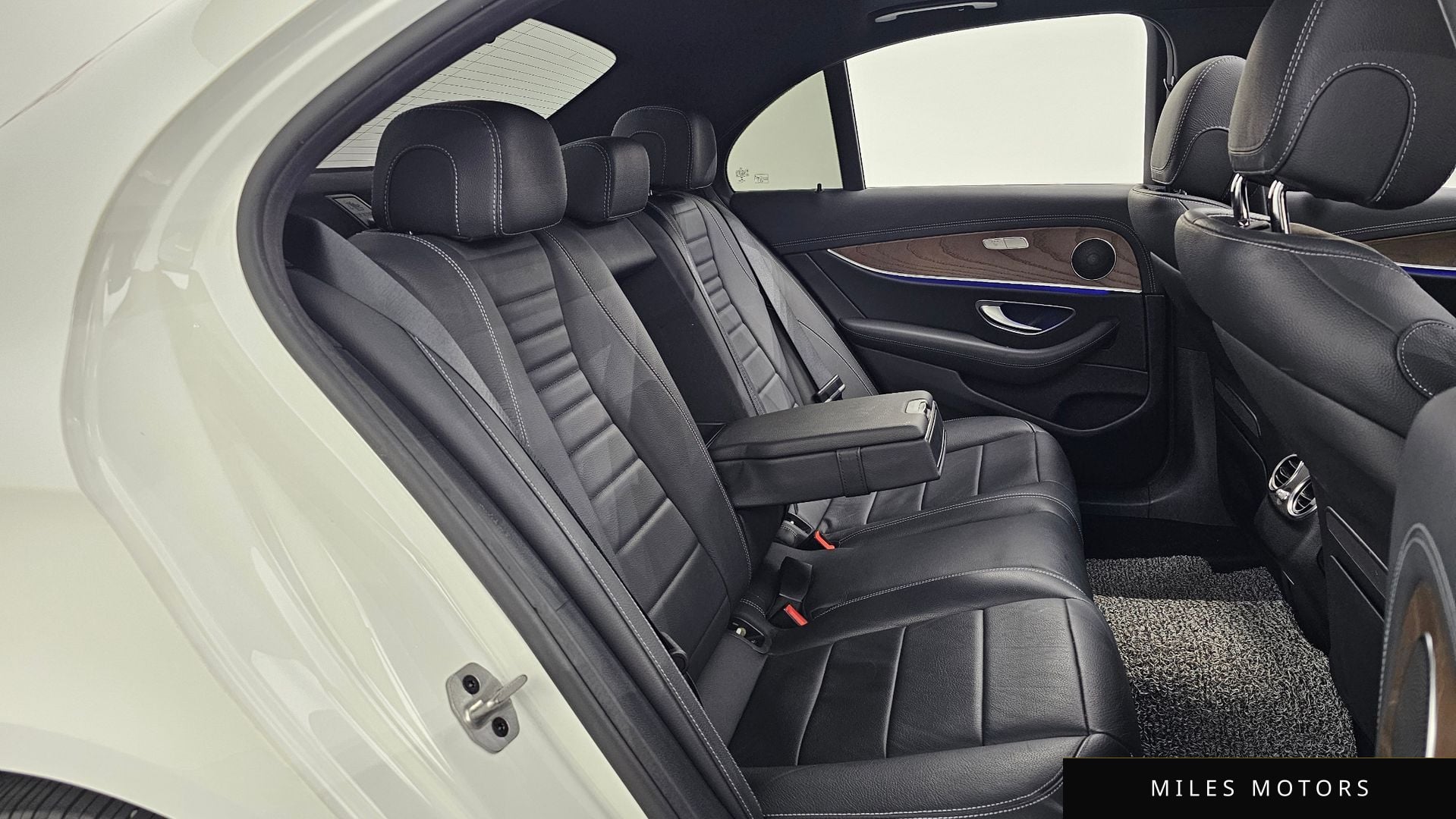 Mercedes-Benz E-Class W213 2022 — миниатюра 12
