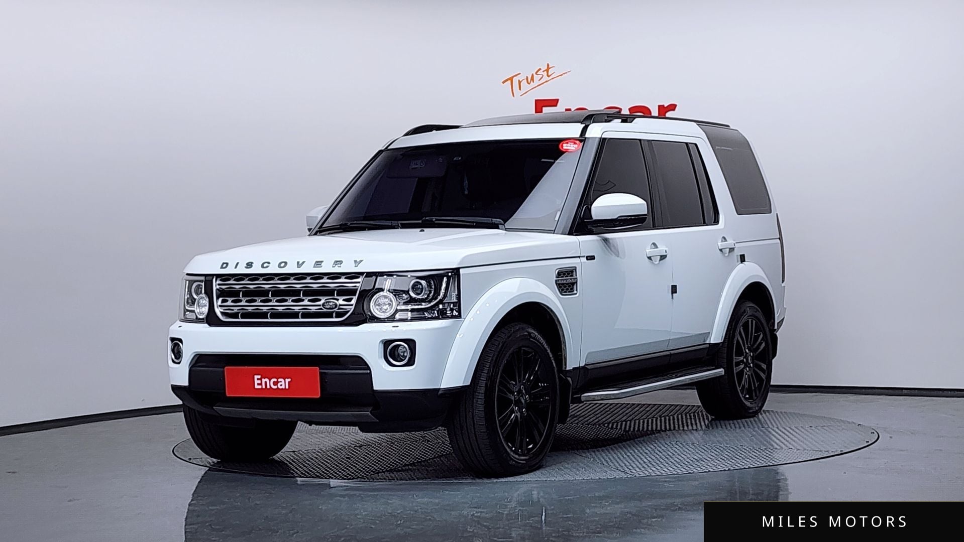 Land Rover Discovery 2016 — фото 1 из 12
